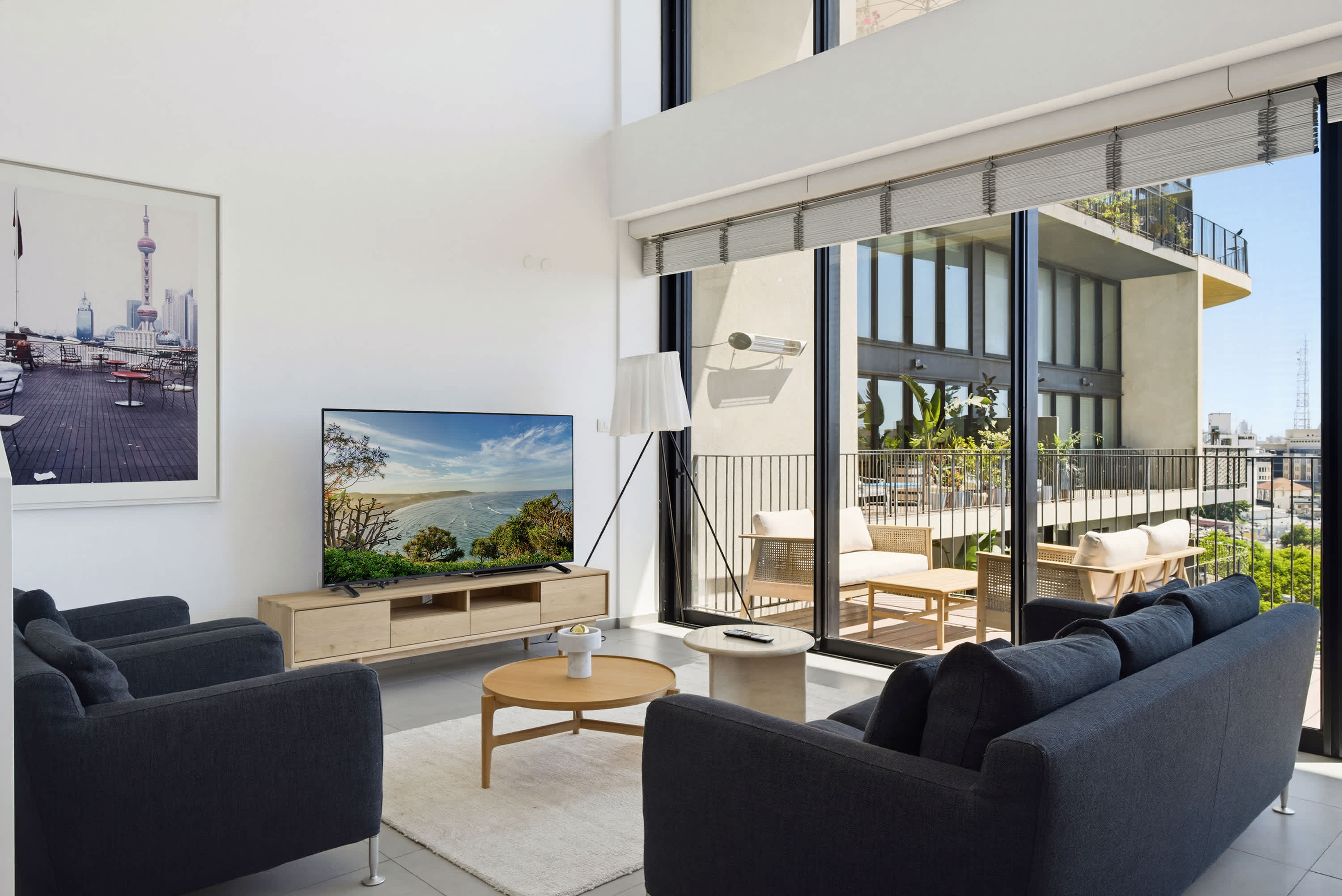 Sunny Duplex 2 BR with Parking by Holyguest 5