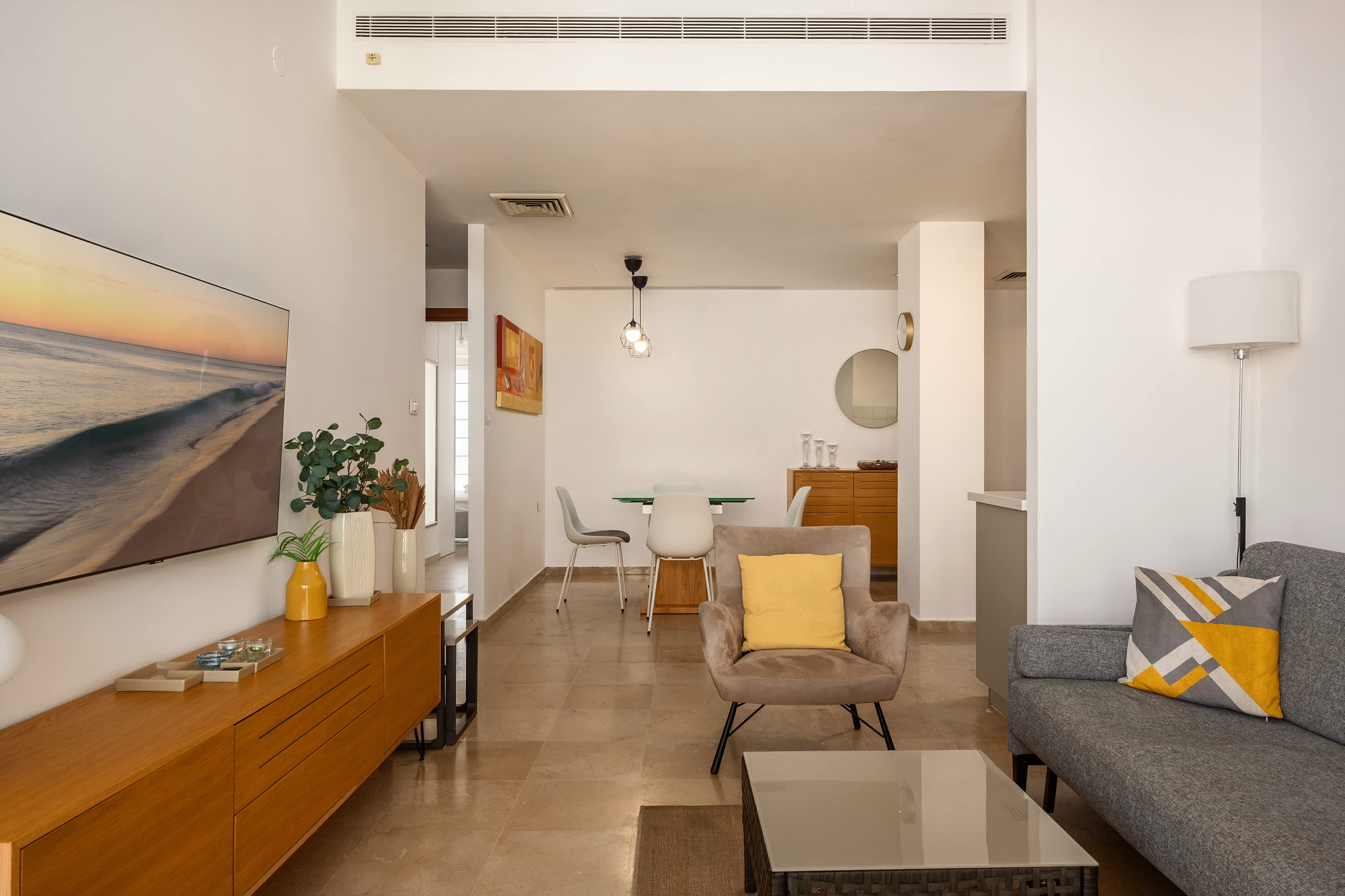Splendor 2-BR  in Melchet  by HolyGuest 4