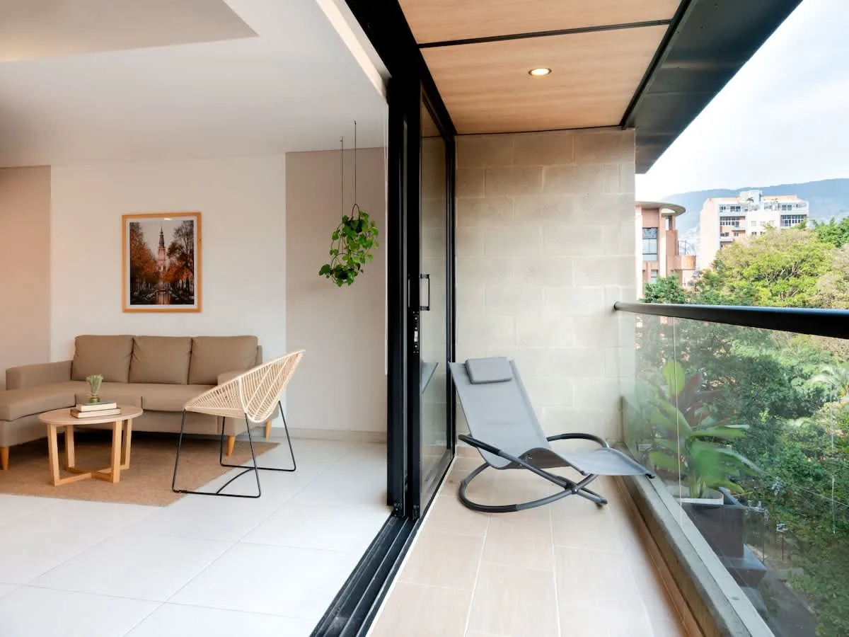 NOK Perfect 3 BR with Balcony in Laureles Medellin