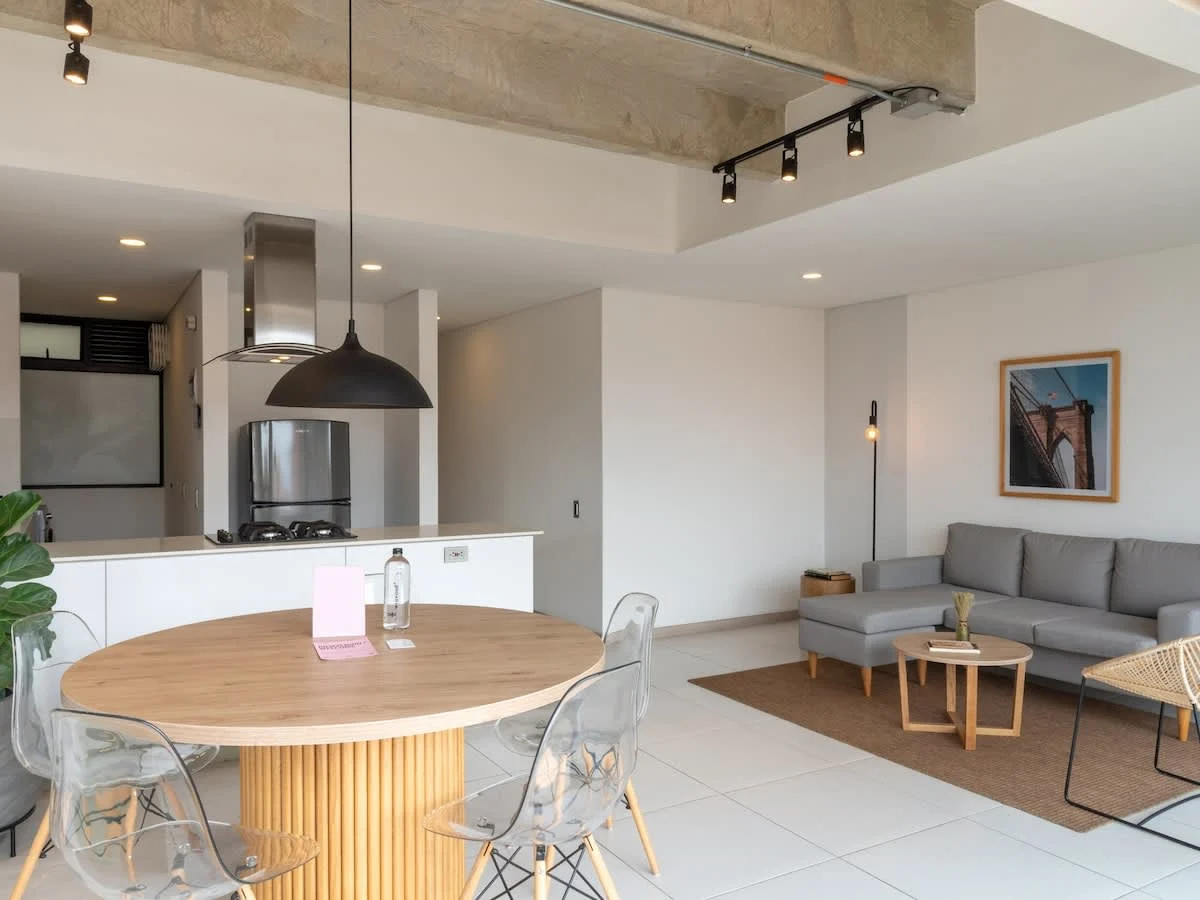 NOK Lovely 3 BR with Balcony in Laureles Medellin