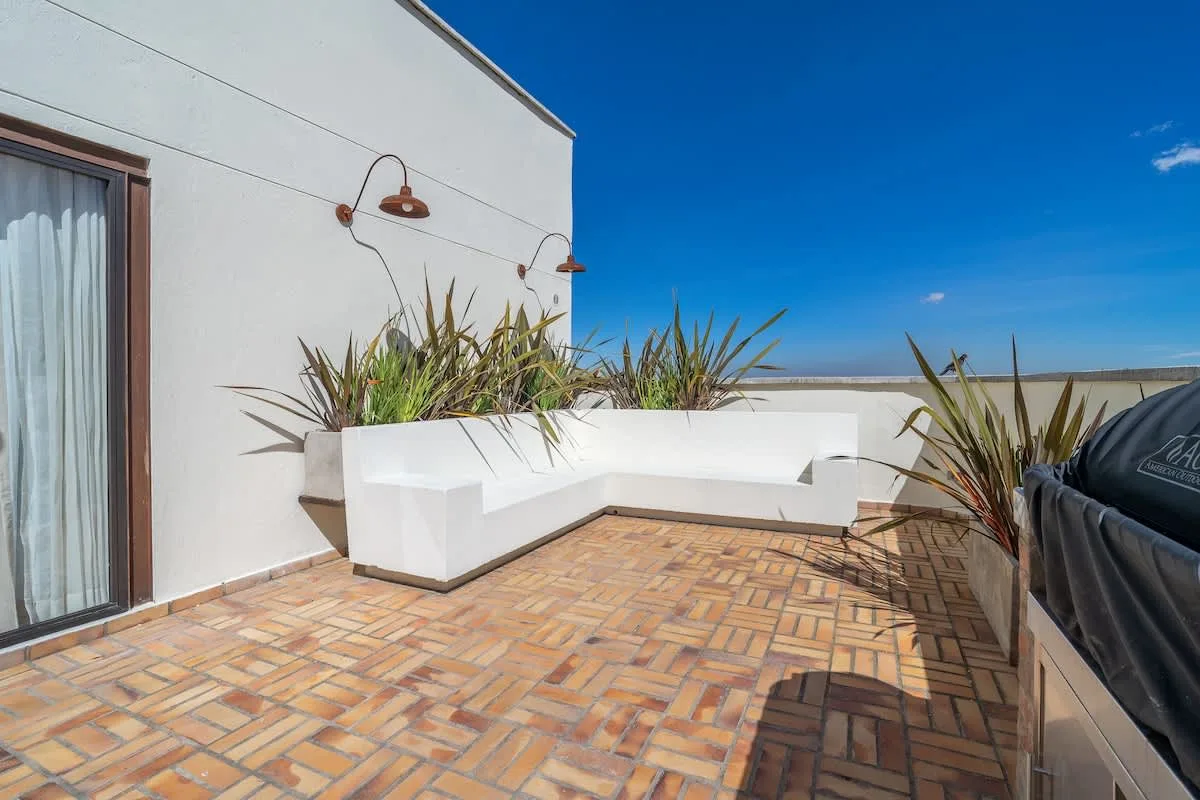 NOK Stylish 2 Masters w/Patio & View — foto 18
