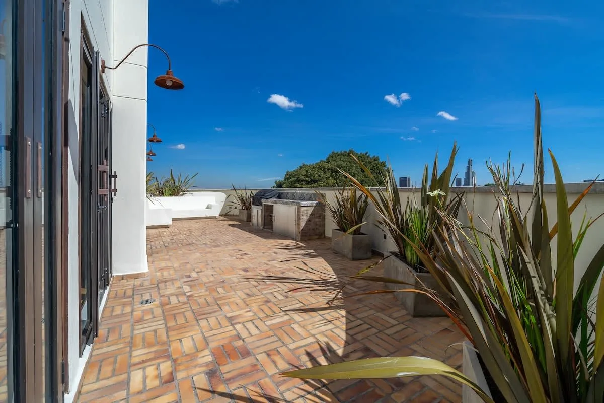 NOK Stylish 2 Masters w/Patio & View — foto 16