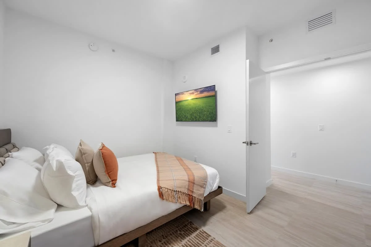 NOK Luxury 2BR  with Rooftop Pool in Miami Beach — photo 20