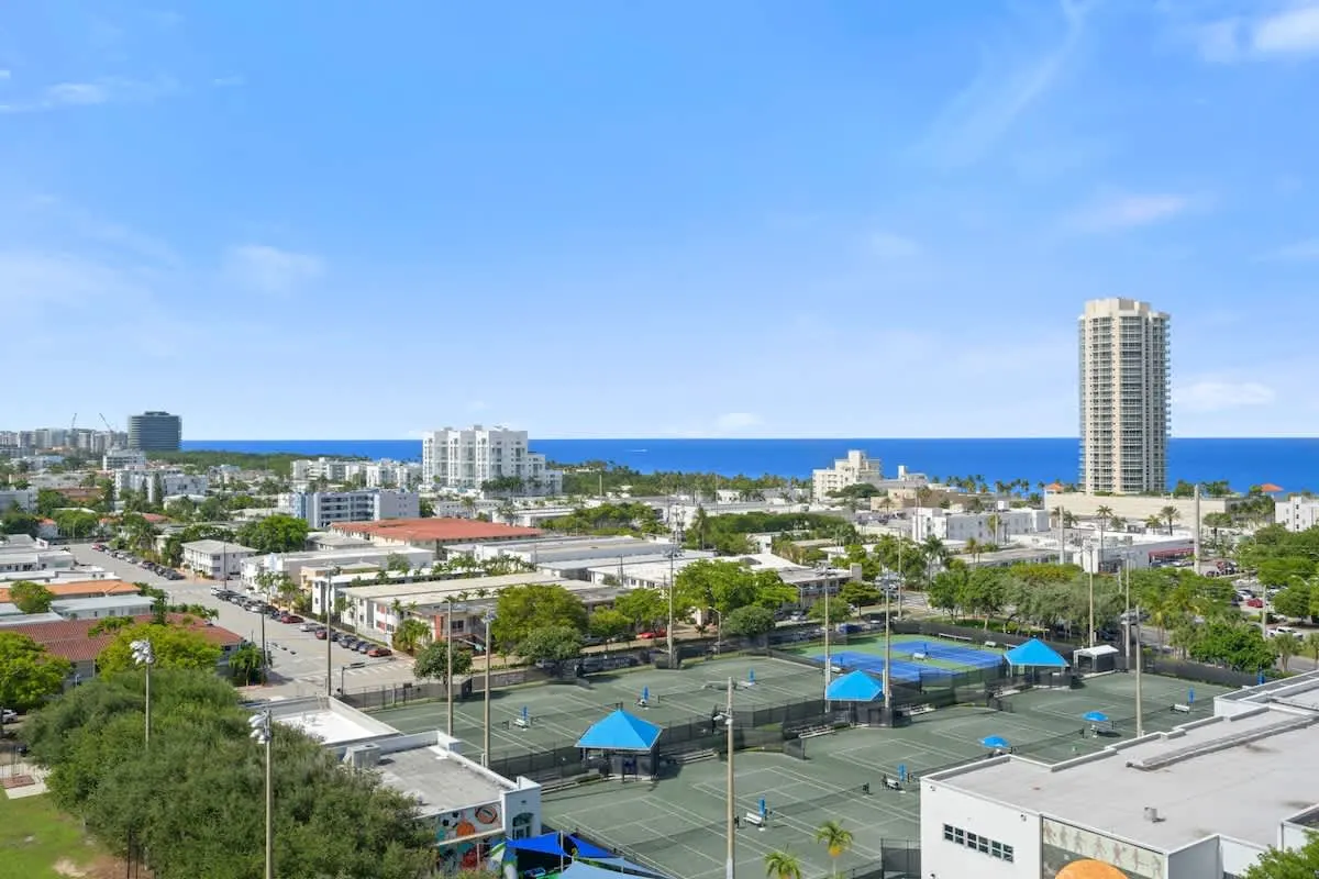 NOK Luxury 2BR  with Rooftop Pool in Miami Beach — photo 27