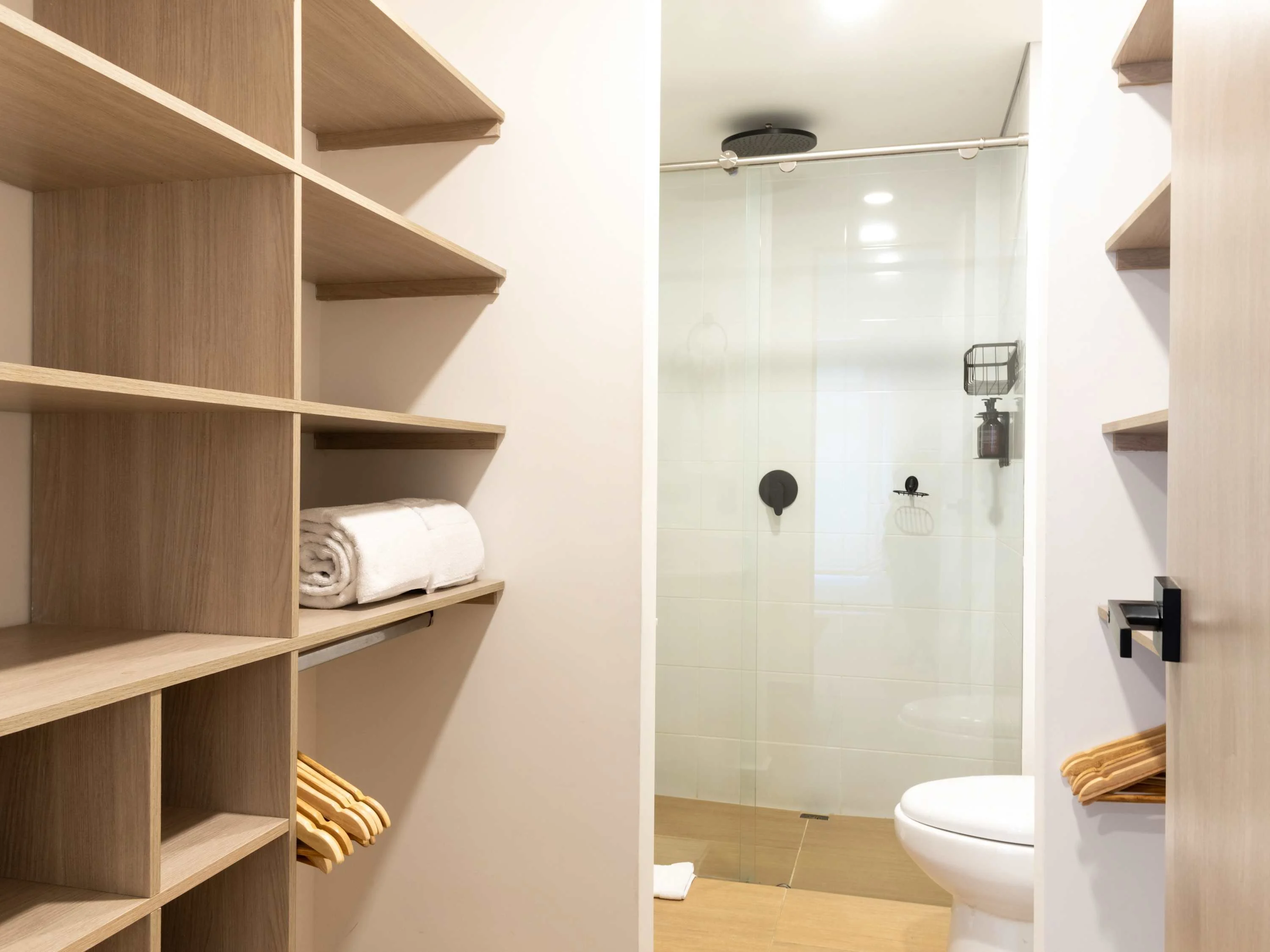 NOK Cozy 3 BR with Balcony in Laureles, Medellin — photo 30