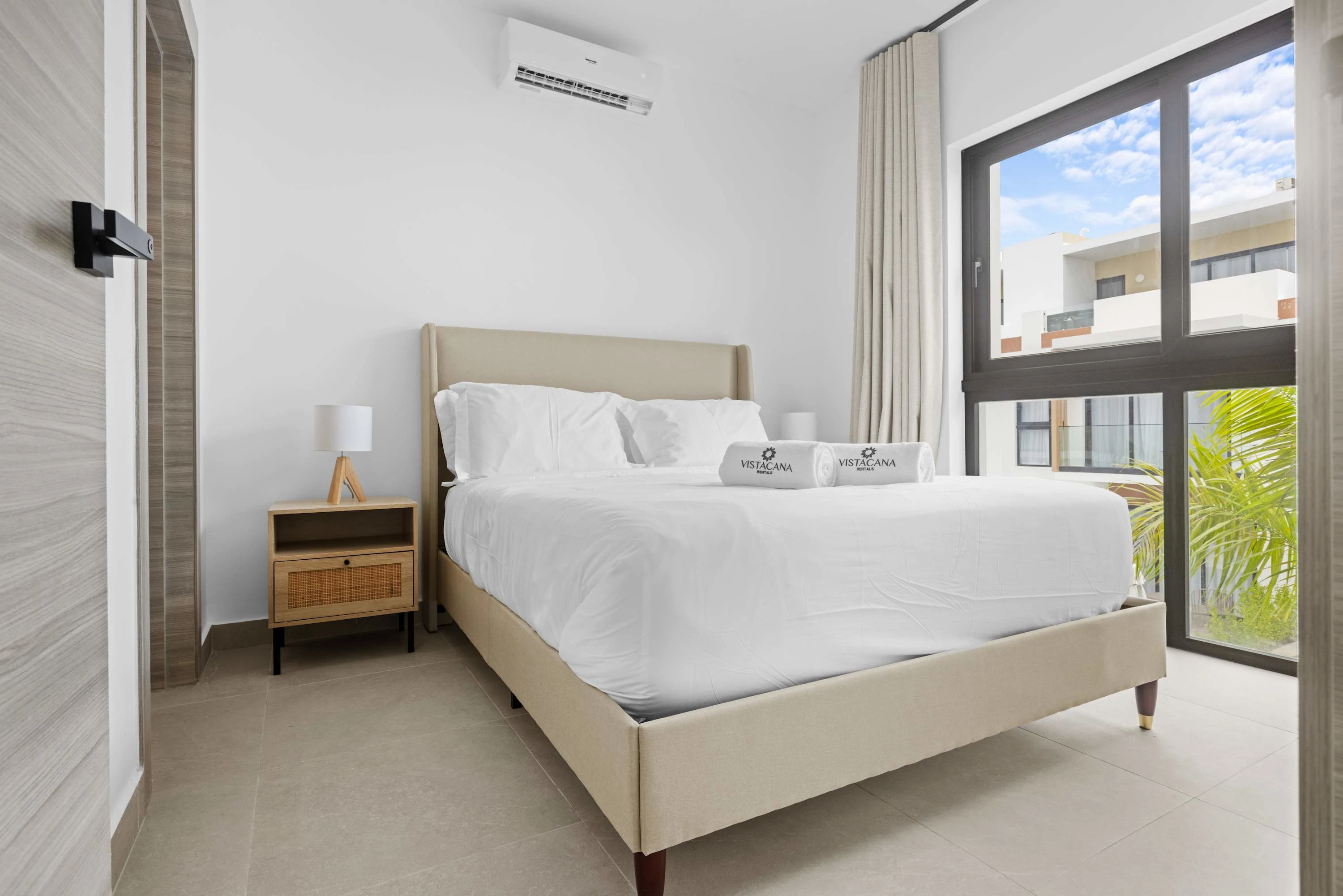 NOK Luxury 2BR Duplex • Rooftop Jacuzzi by Vistacana — photo 2