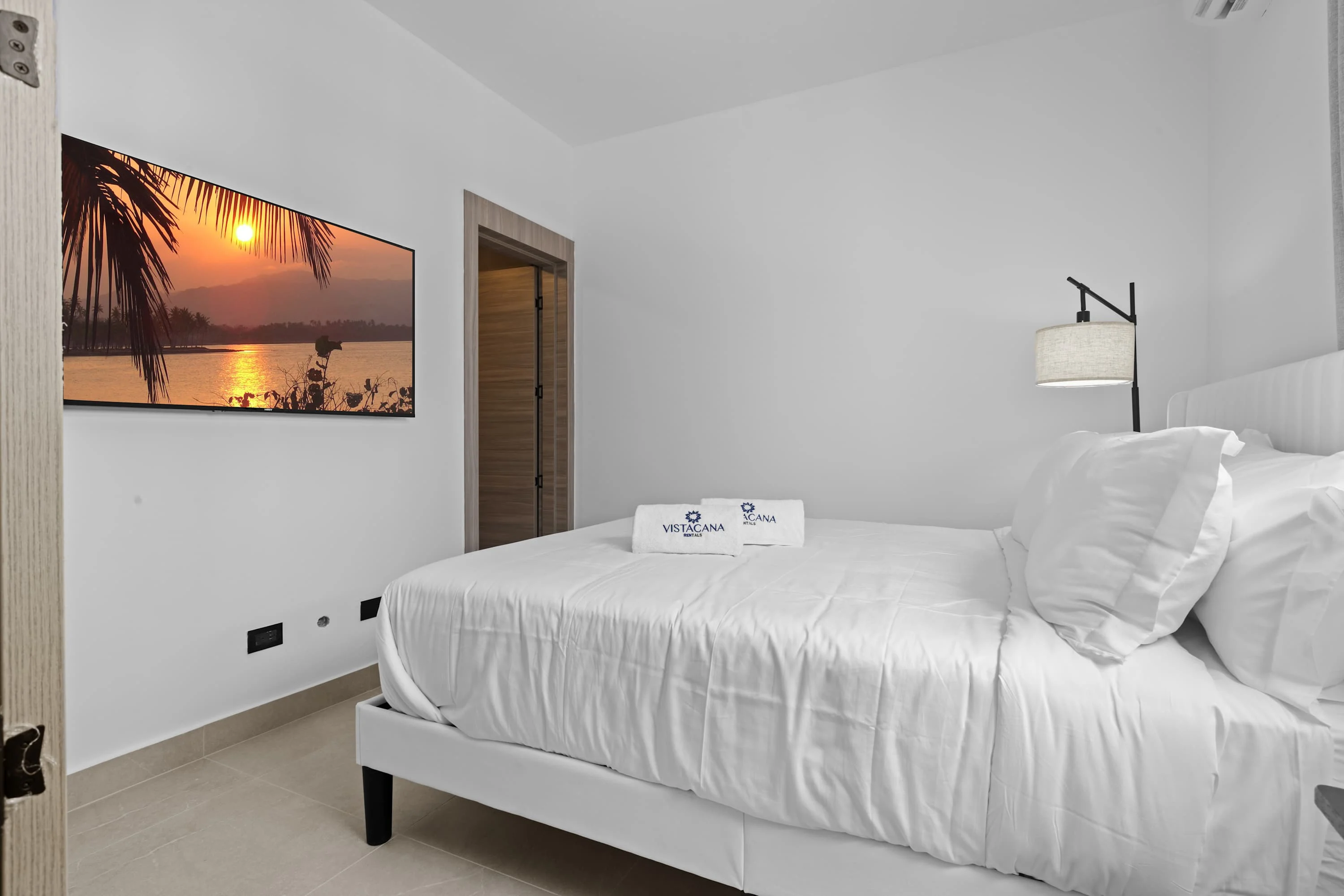 NOK Luxury 2BR Duplex • Rooftop Jacuzzi by Vistacana — photo 5