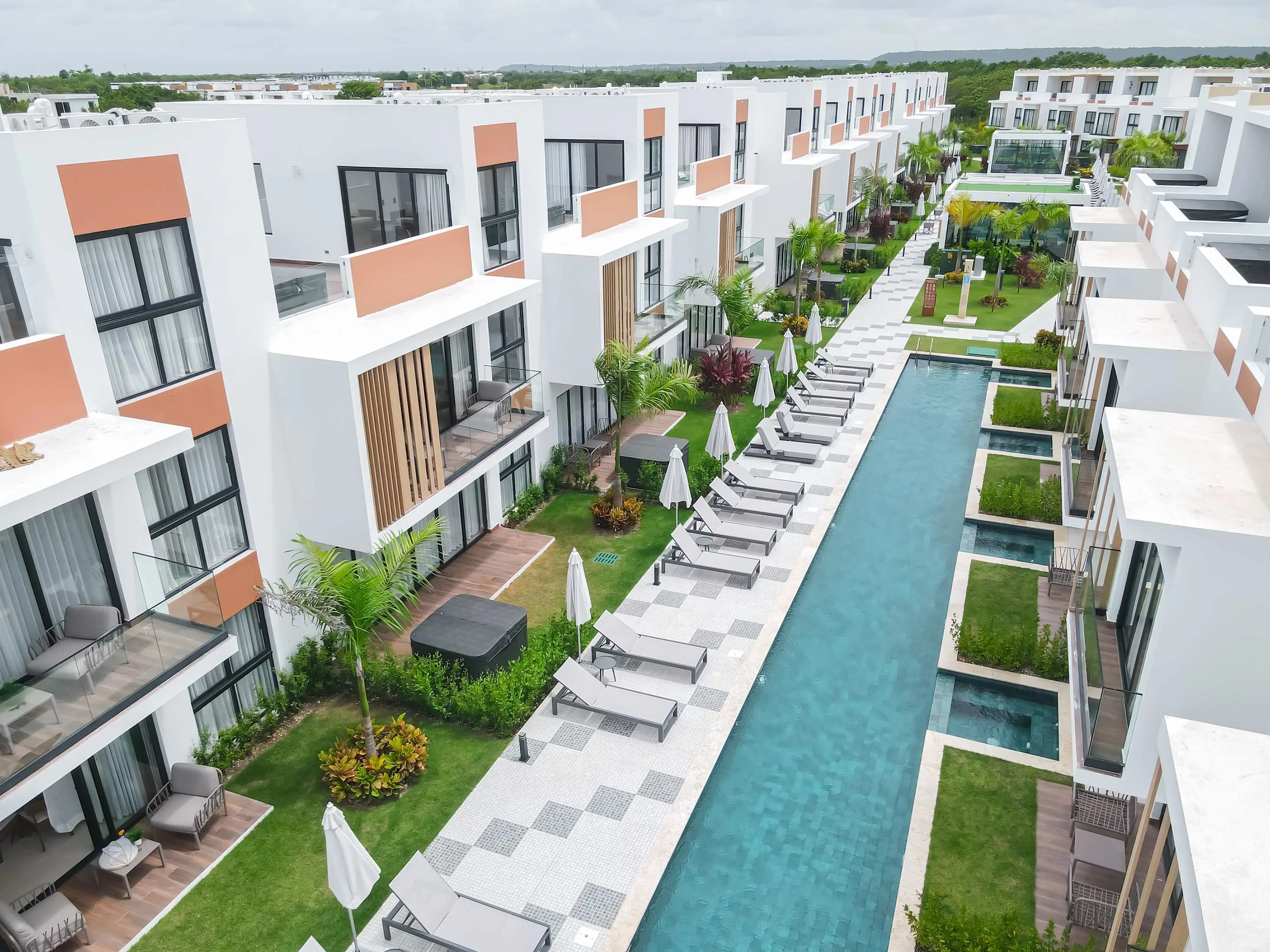 NOK Luxury 2BR Duplex • Rooftop Jacuzzi by Vistacana — photo 4
