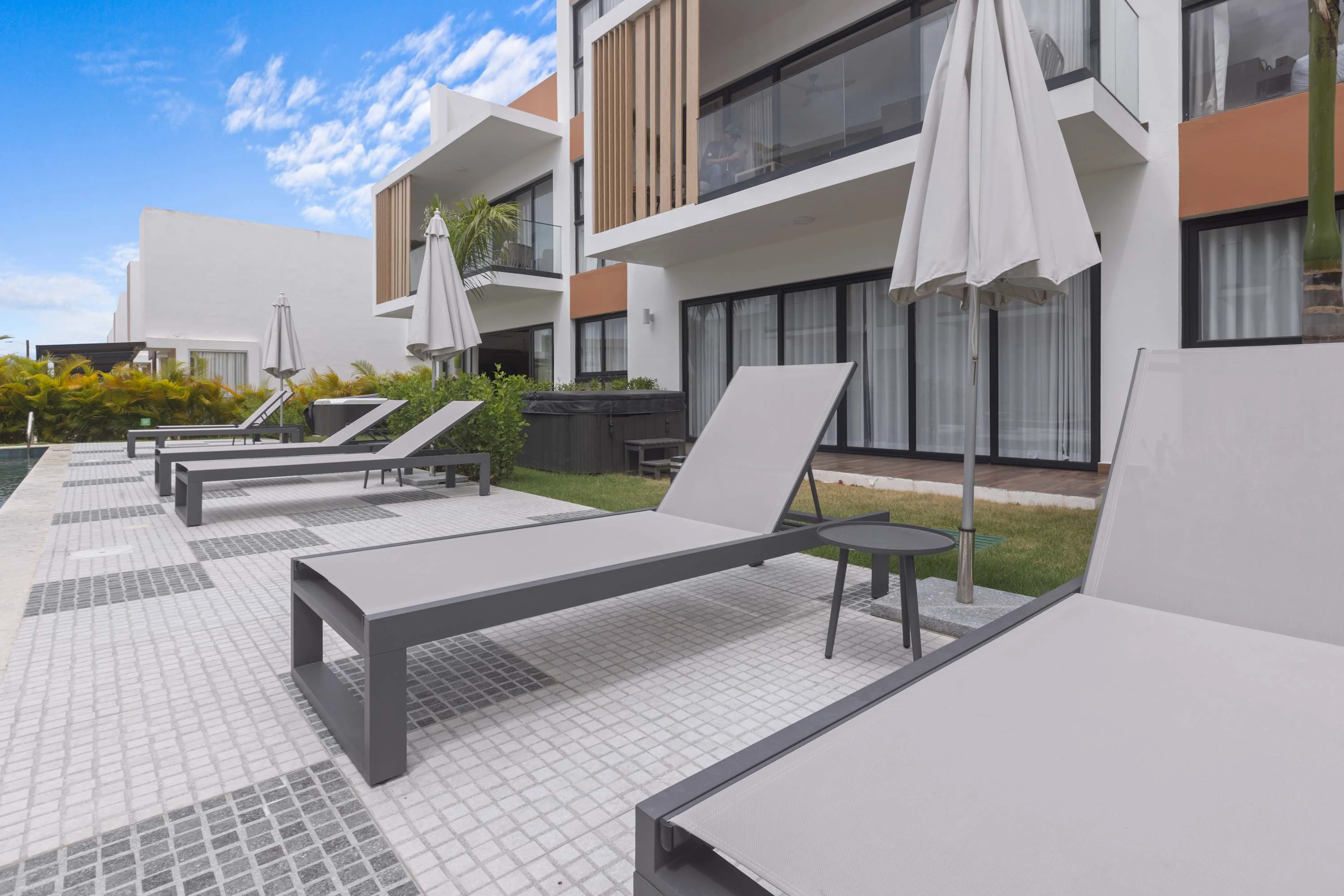 NOK Luxury 2BR Duplex • Rooftop Jacuzzi by Vistacana — photo 19