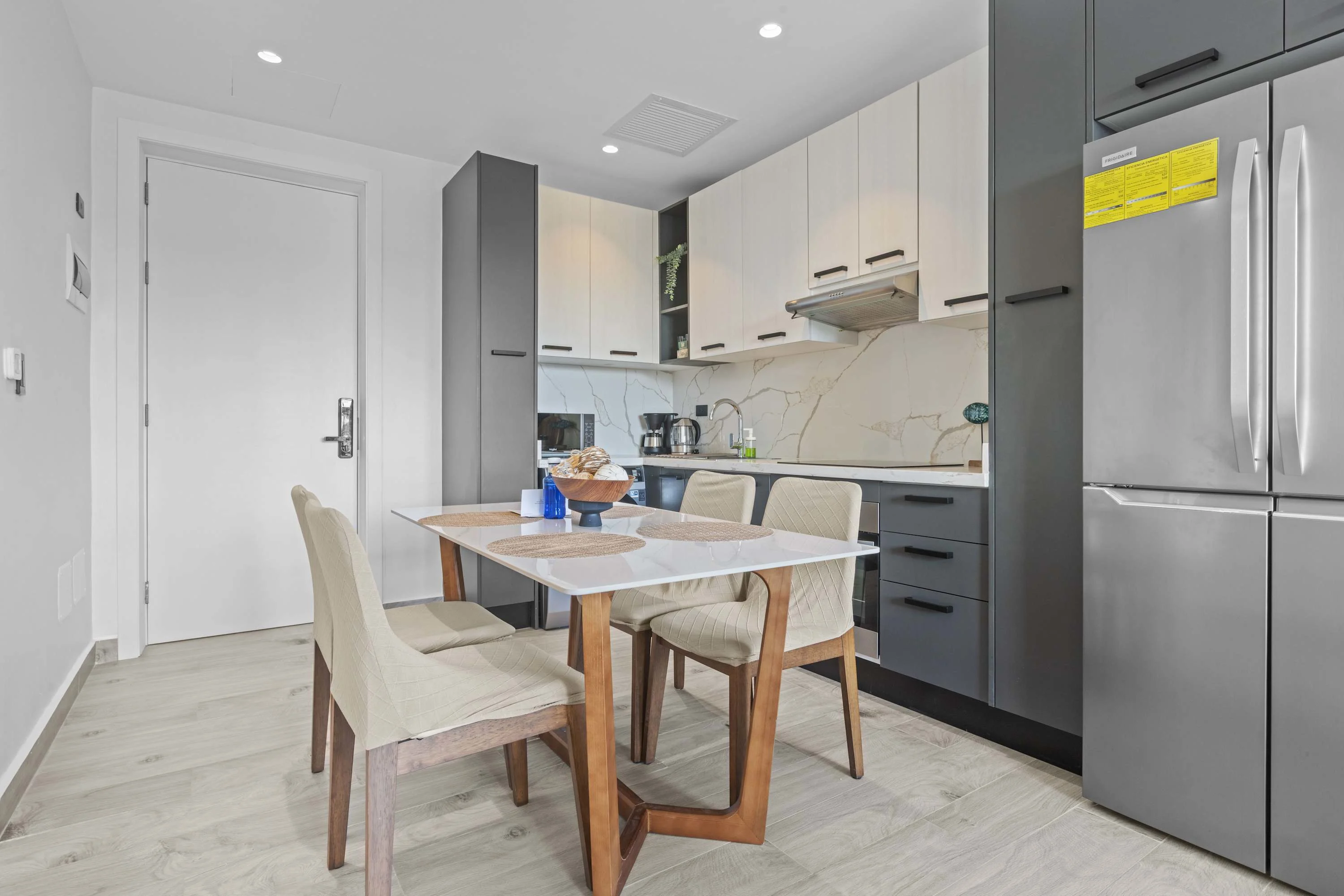 NOK Modern 2BR at The Towers by Vistacana — photo 13
