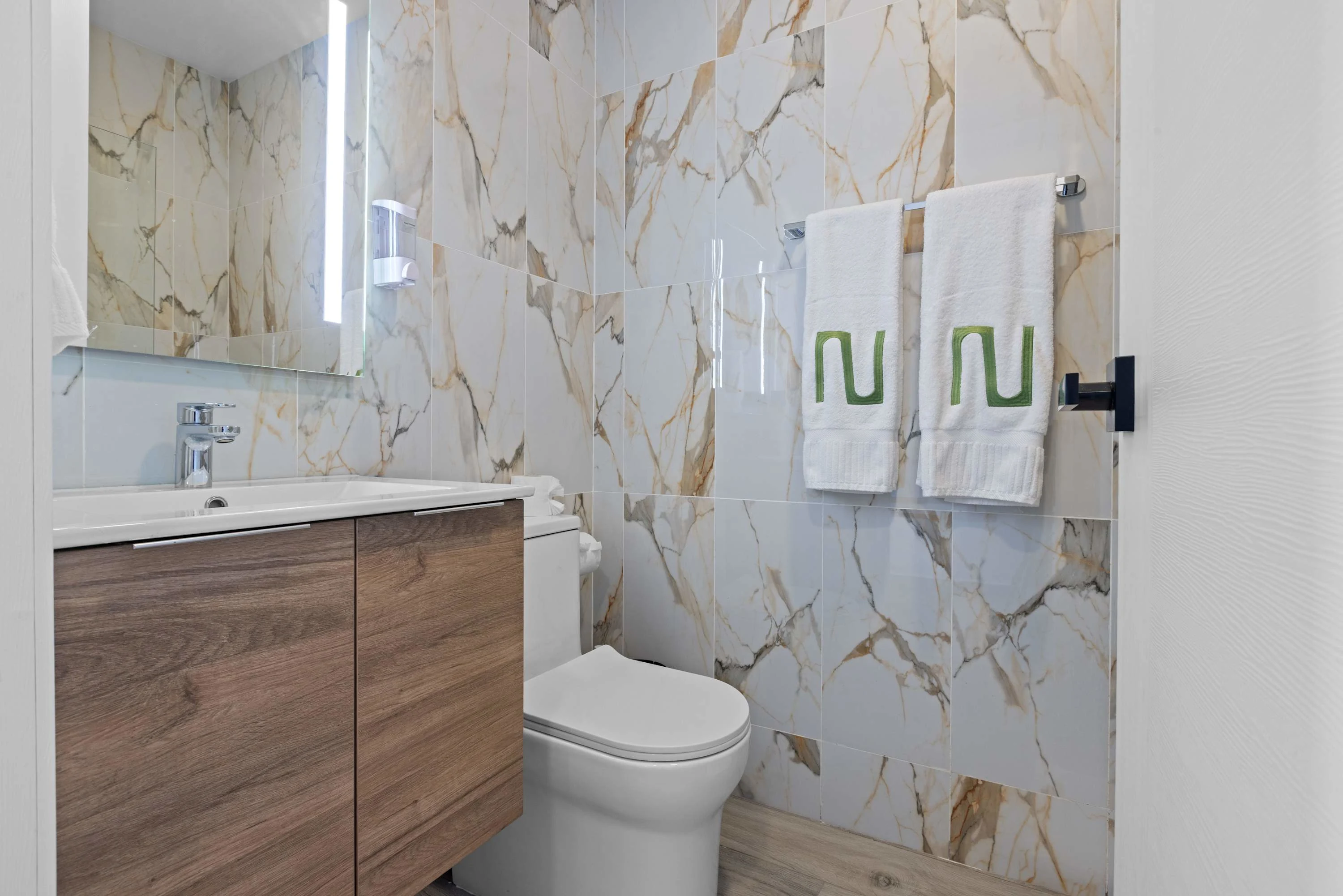 NOK Modern 2BR at The Towers by Vistacana — photo 15