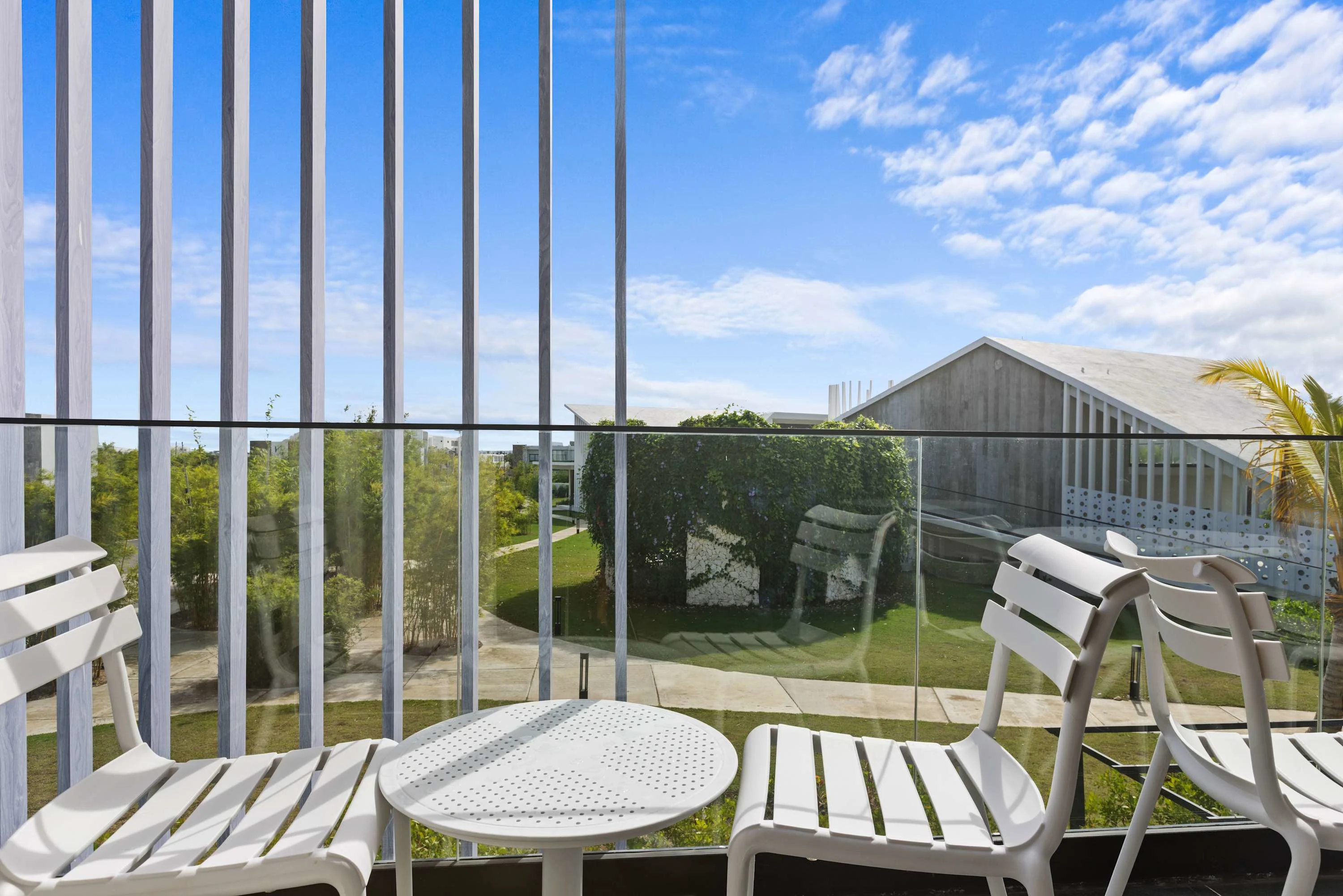 NOK Modern 1BR Apartment with Terrace in Vistacana — photo 10