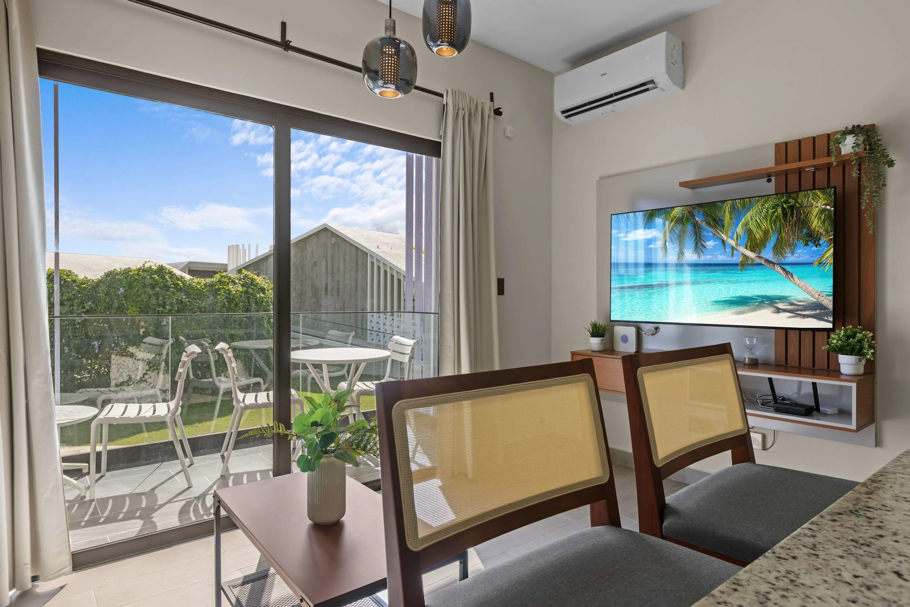 NOK Modern 1BR Apartment with Terrace in Vistacana — photo 7