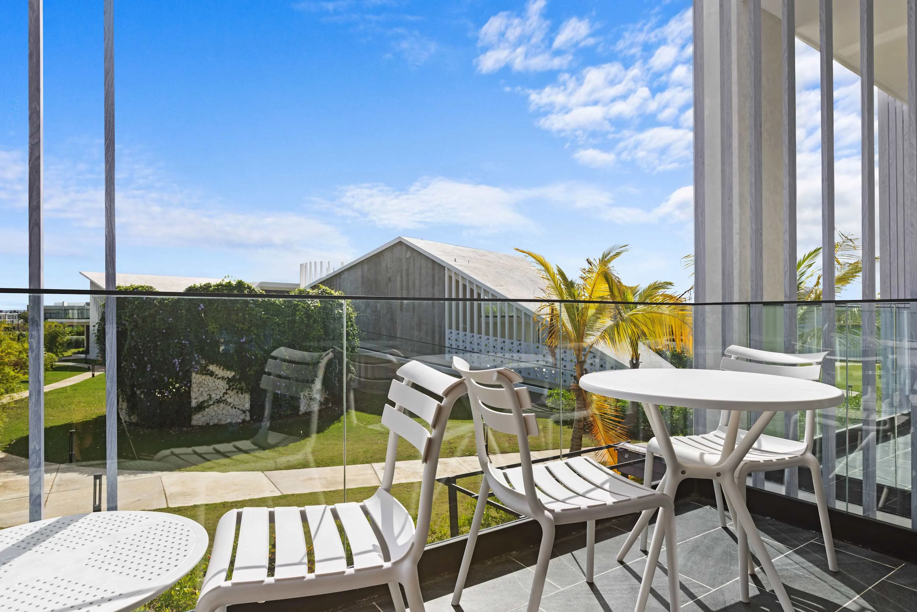 NOK Modern 1BR Apartment with Terrace in Vistacana — photo 19