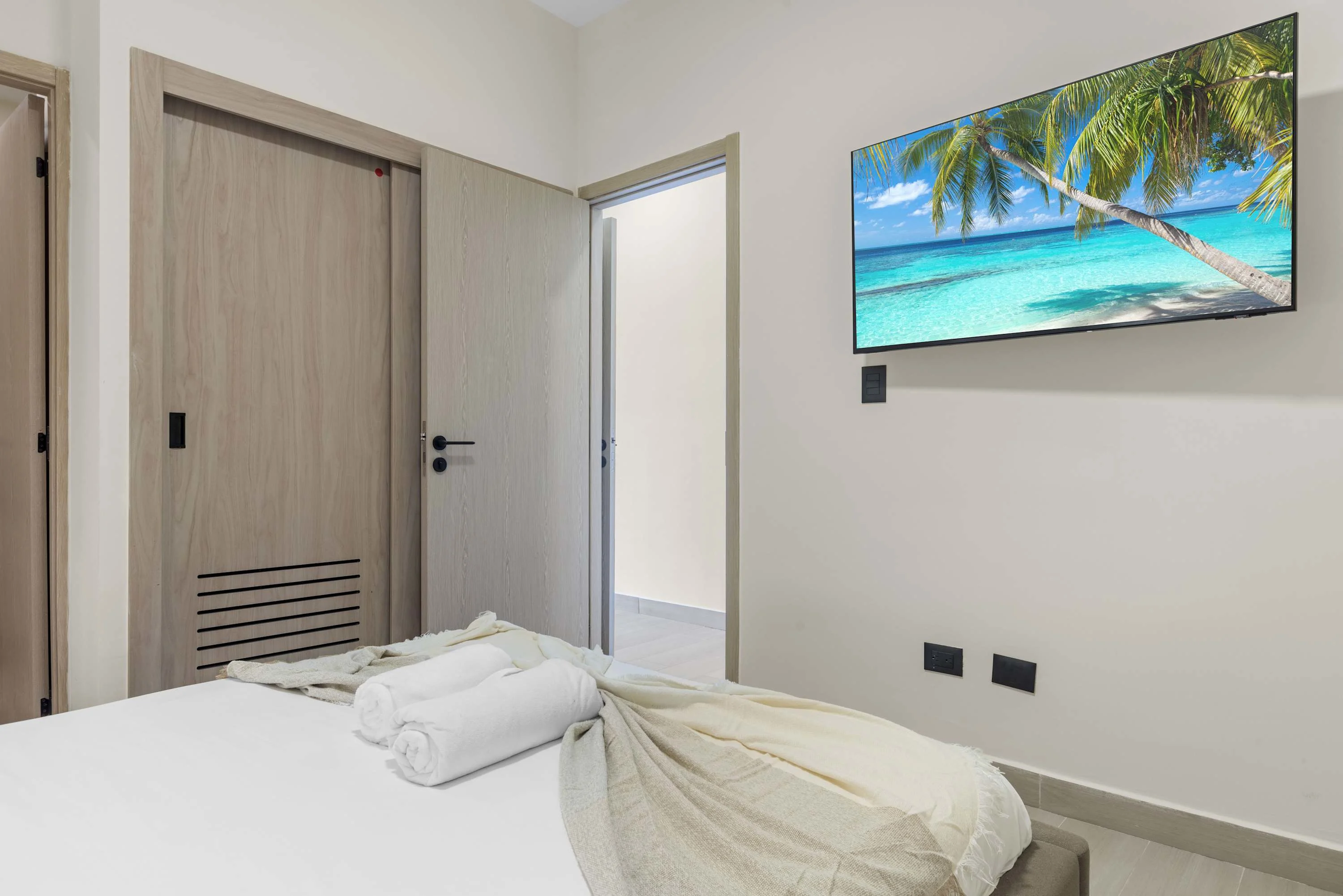 NOK Modern 1BR Apartment with Terrace in Vistacana — photo 14