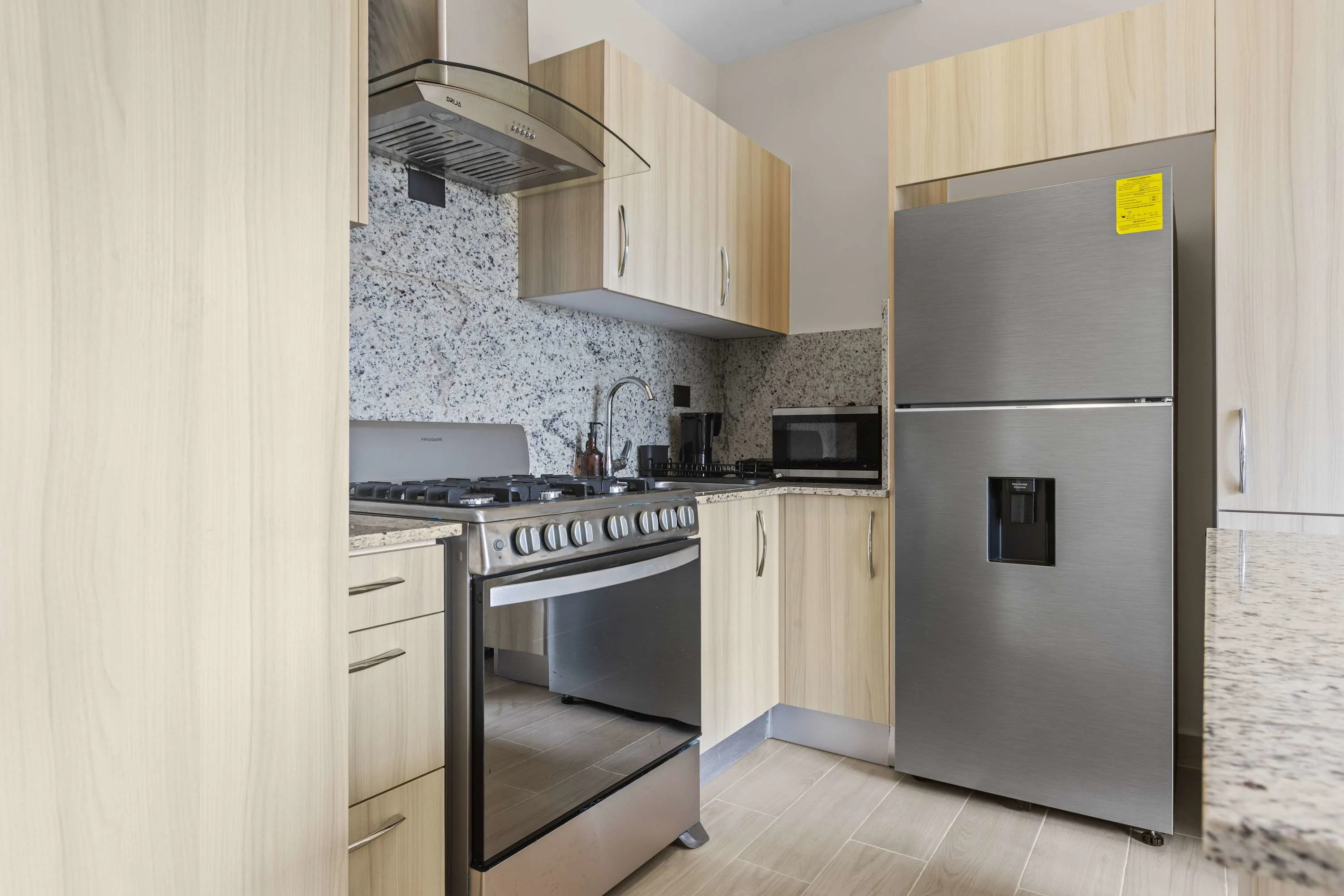 NOK Modern 1BR Apartment with Terrace in Vistacana — photo 12