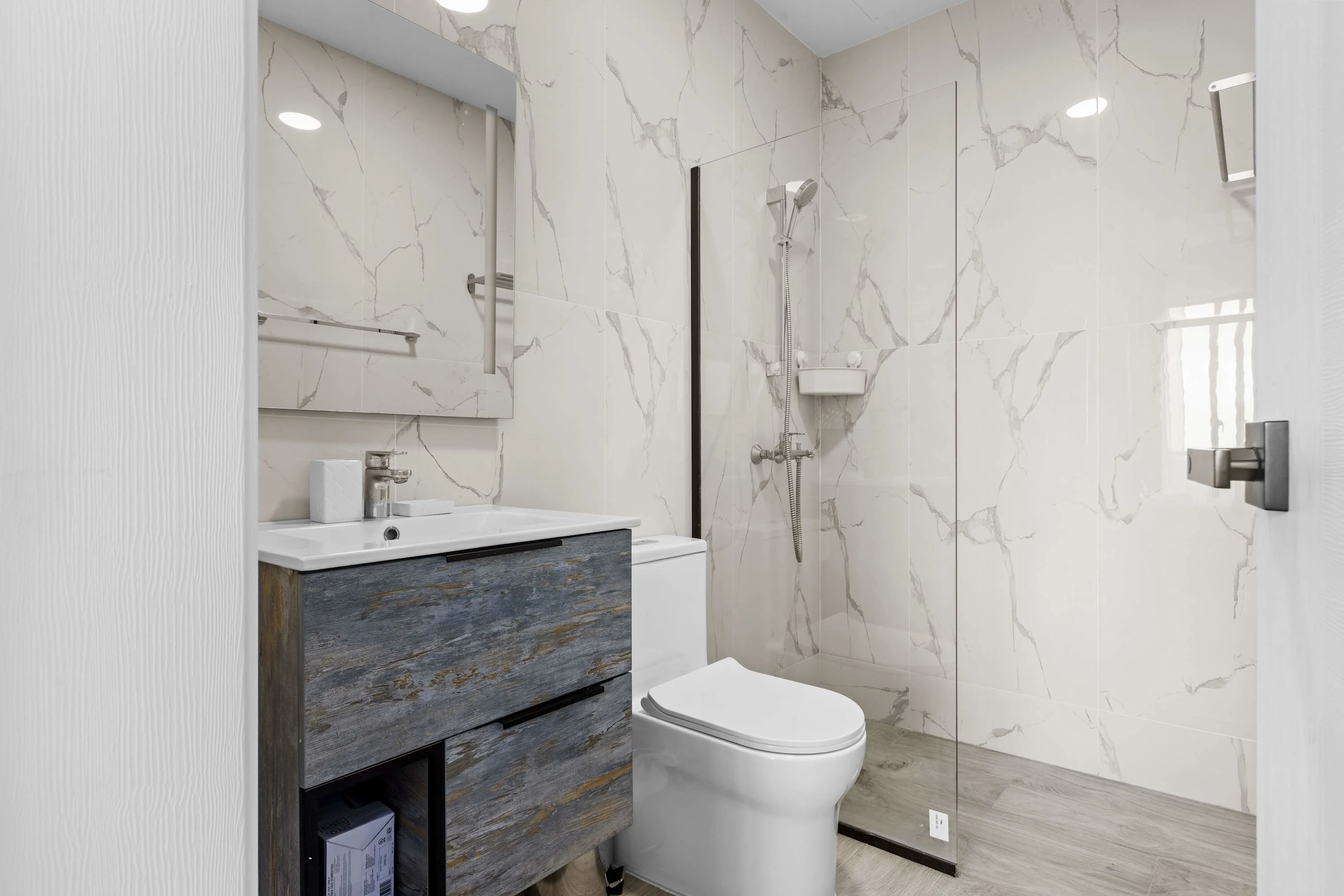 NOK Elegant 1BR The Towers by Vistacana — foto 18