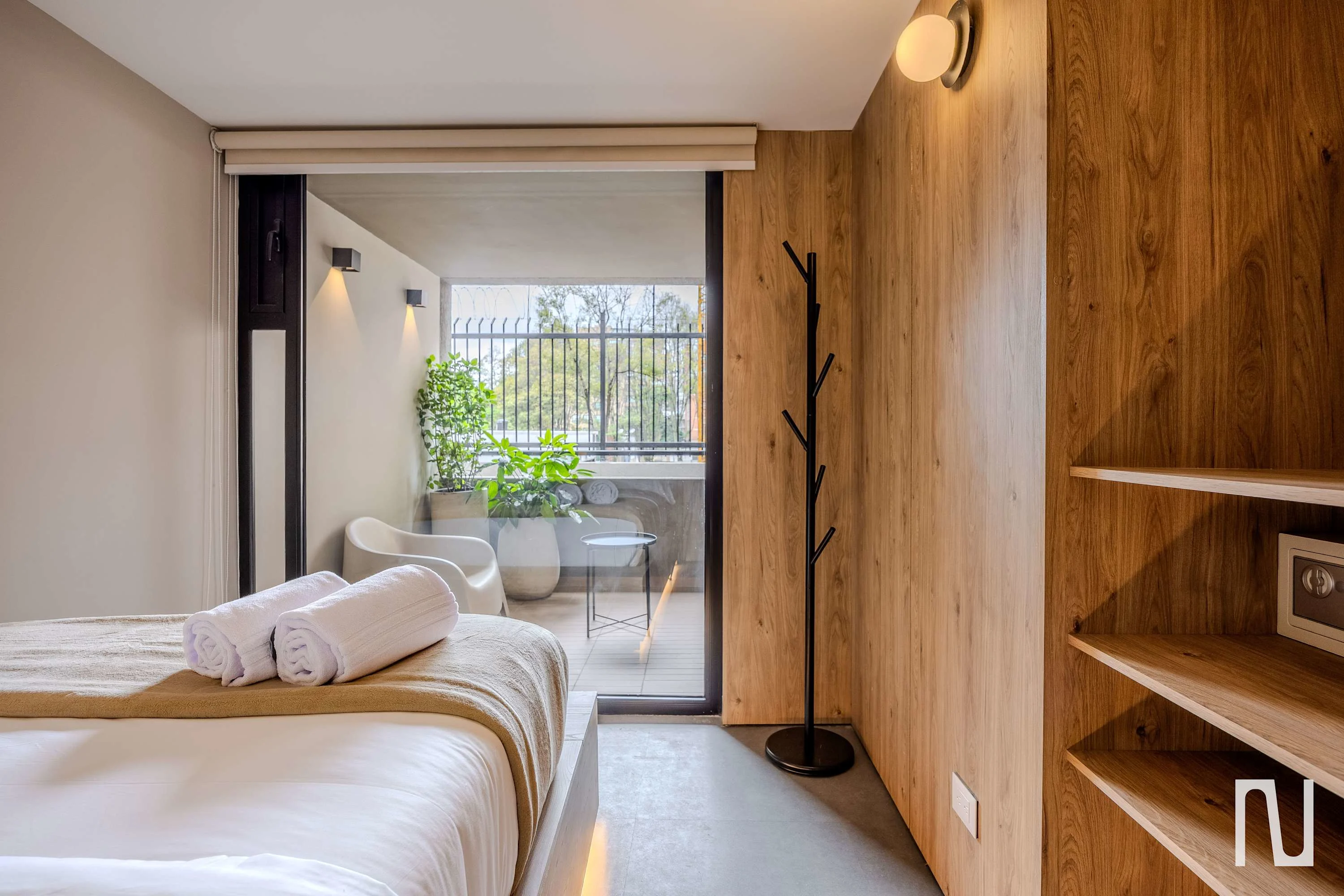 NOK Elegant 3BR Stay with Balcony at Bogota — photo 3