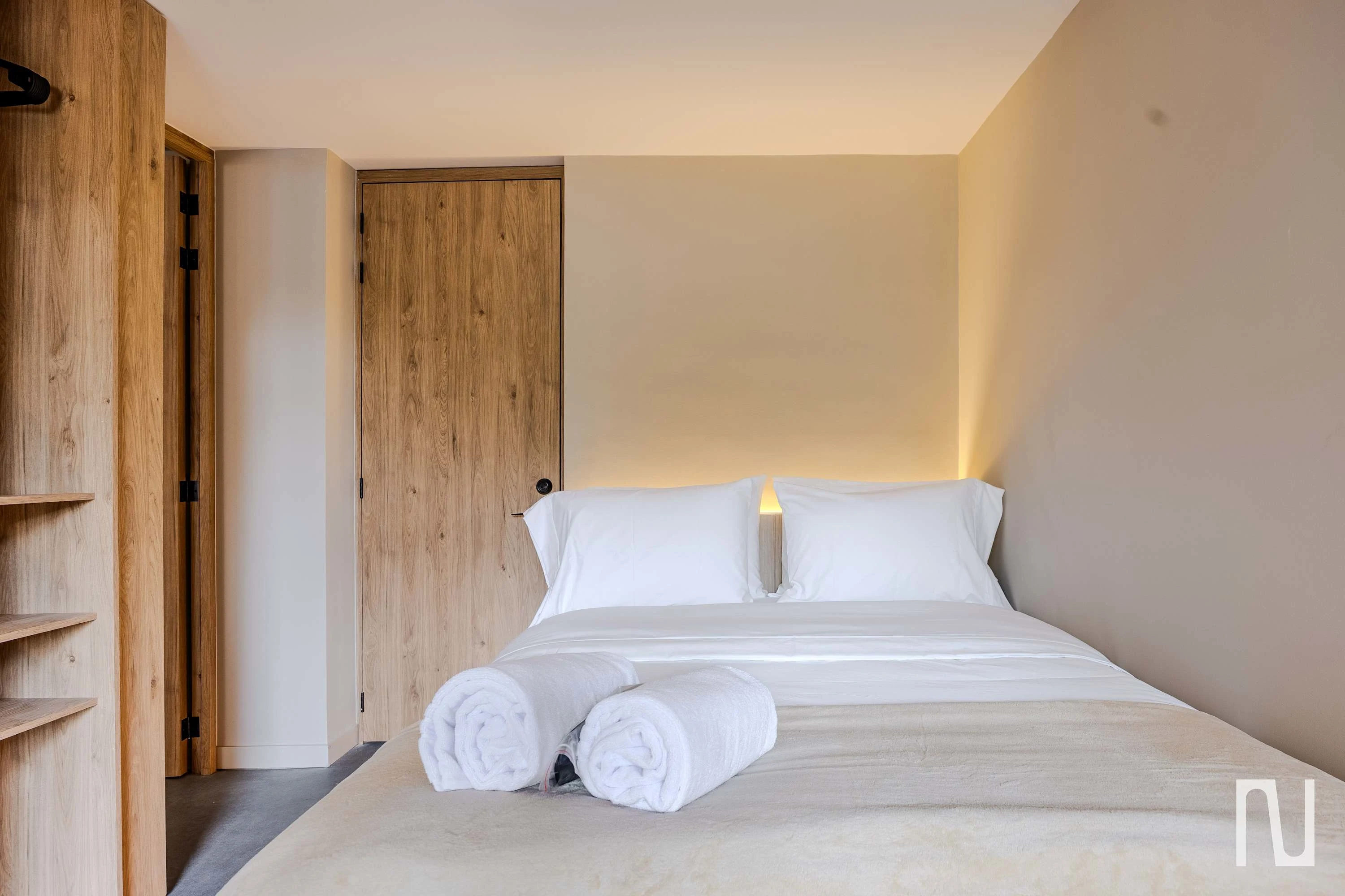 NOK Elegant 3BR Stay with Balcony at Bogota — photo 5