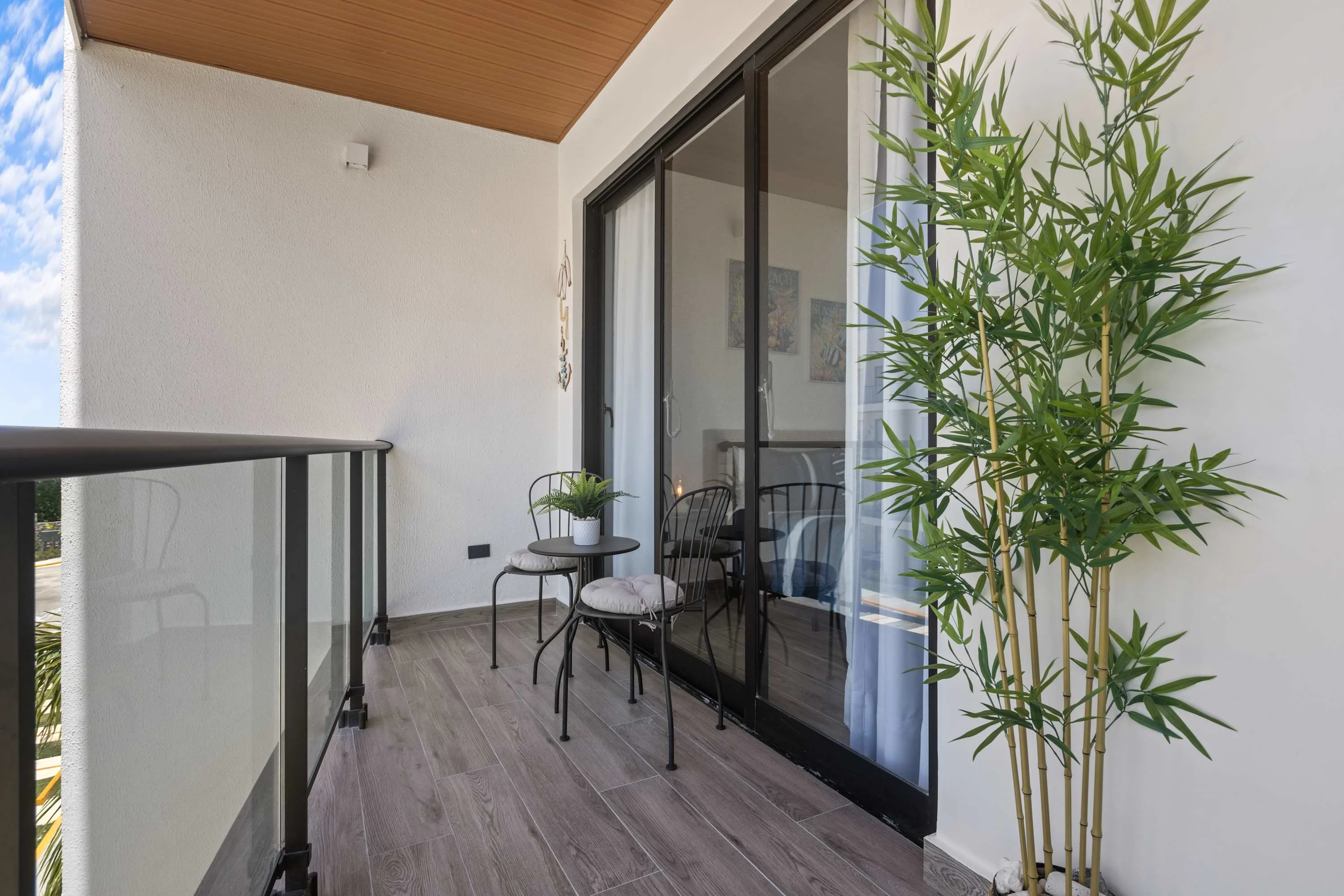 NOK Bright 2BR Apartment at The Towers by Vistacana — photo 20