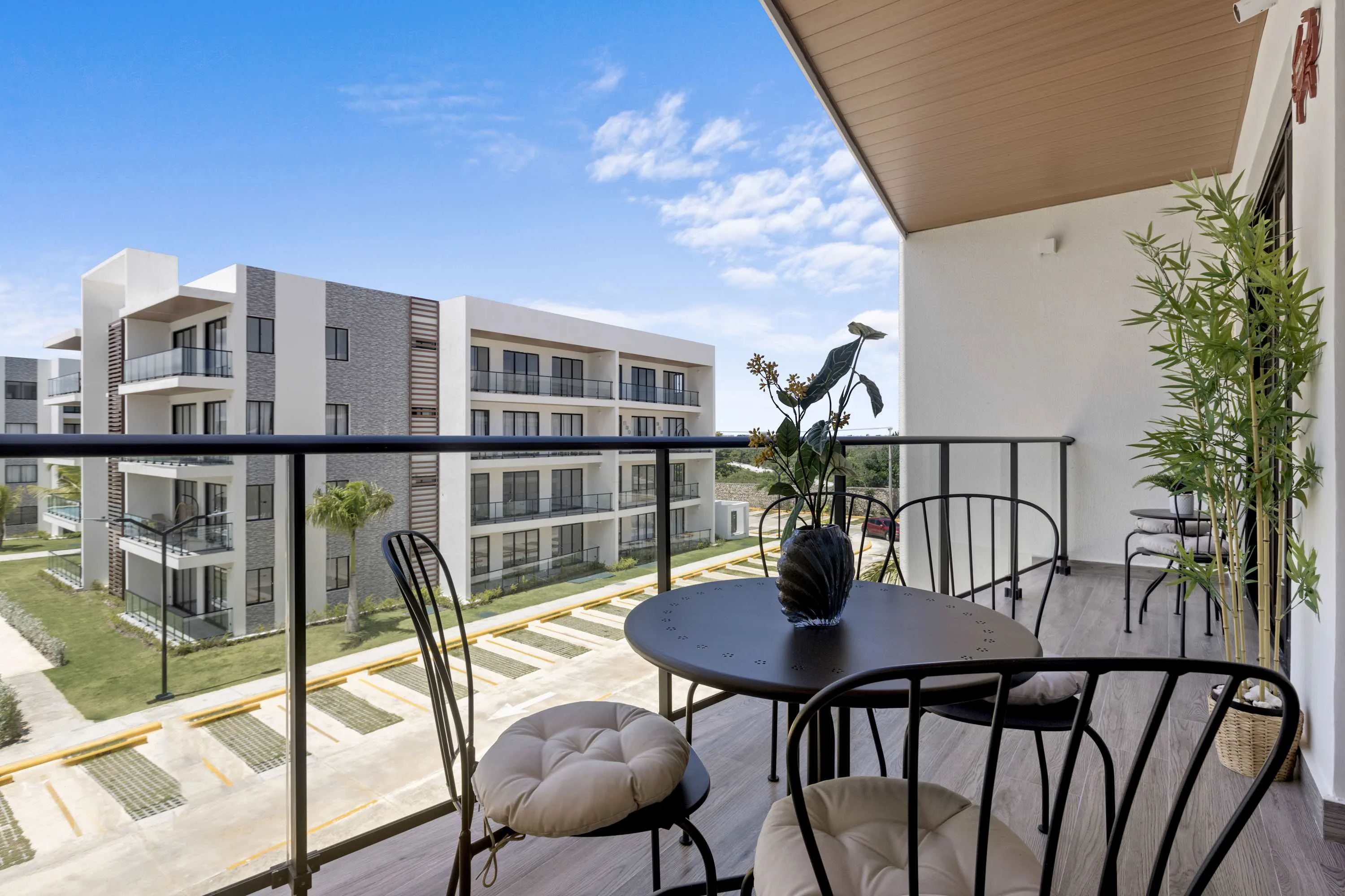 NOK Bright 2BR Apartment at The Towers by Vistacana — photo 17
