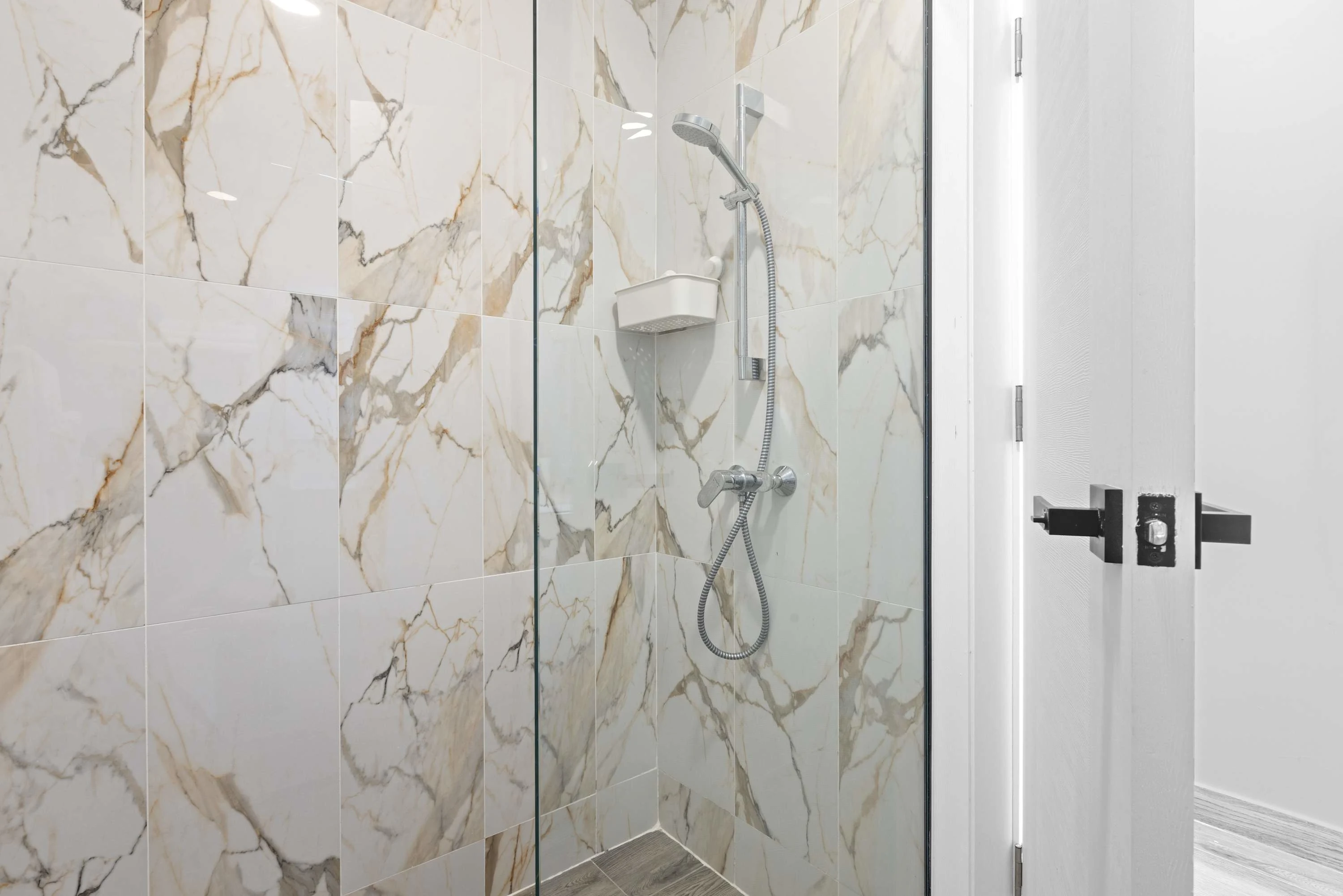 NOK Bright 2BR Apartment at The Towers by Vistacana — photo 26