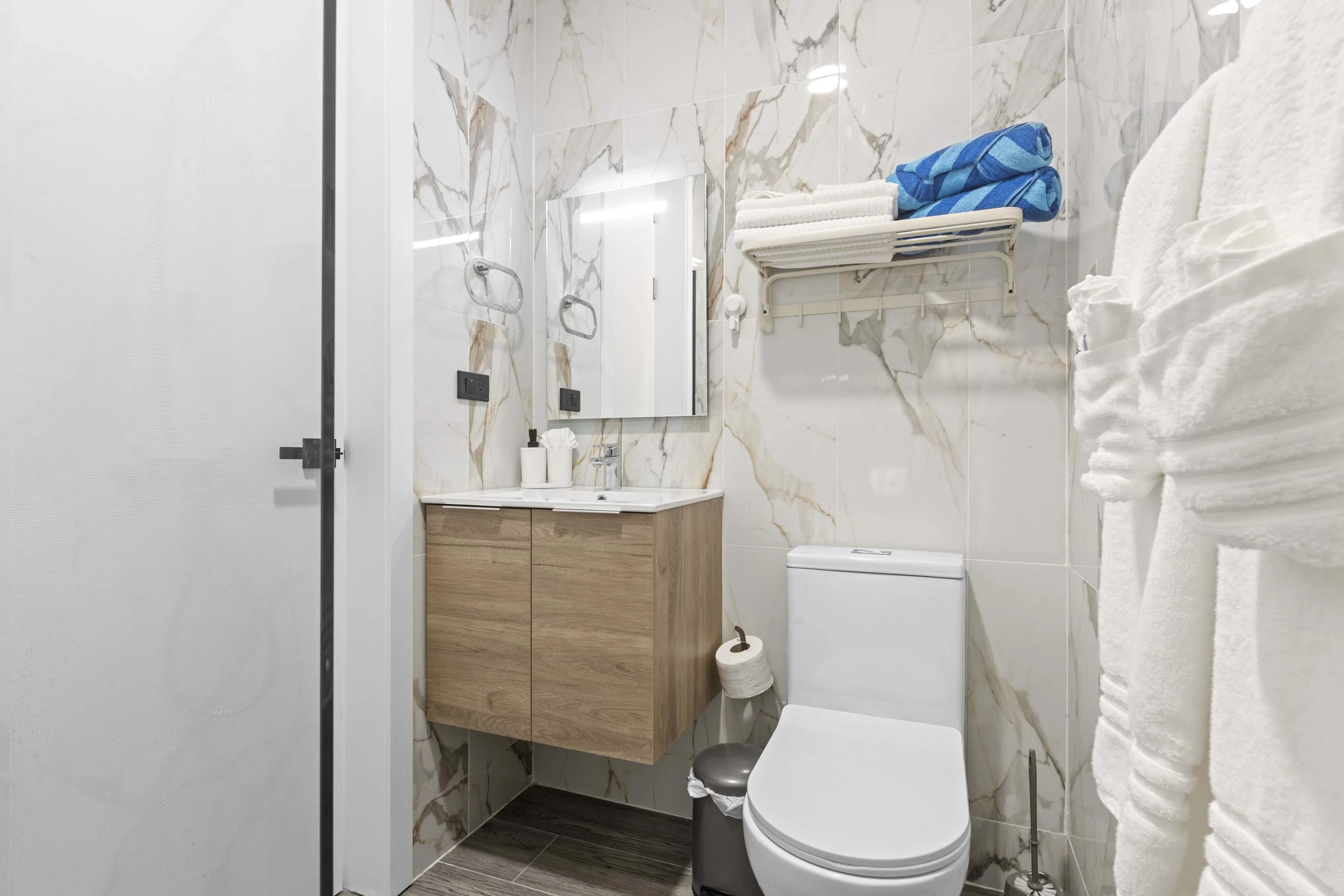 NOK Bright 2BR Apartment at The Towers by Vistacana — photo 27