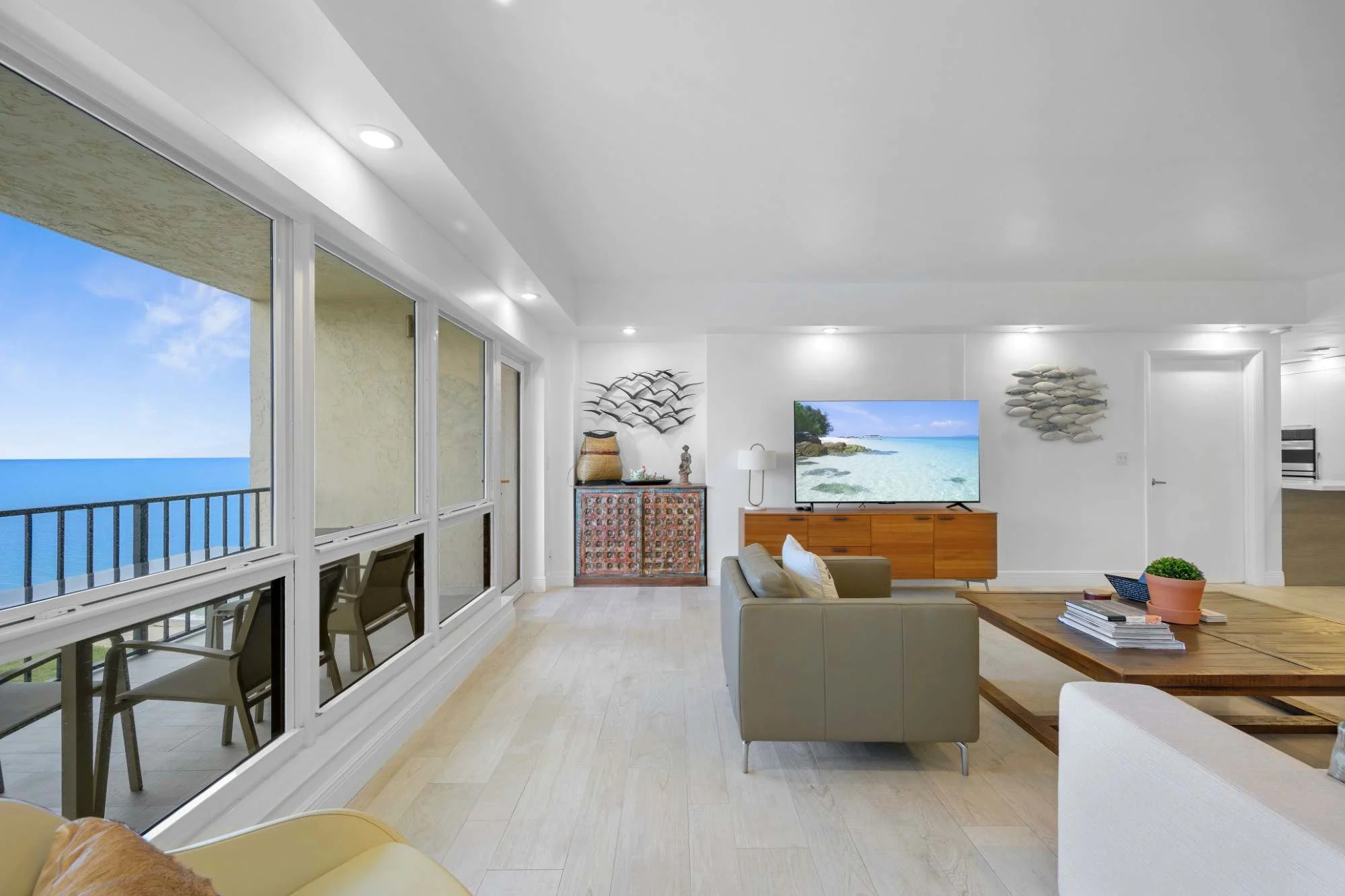 NOK Beachfront 3BR Retreat with Ocean Views — photo 4