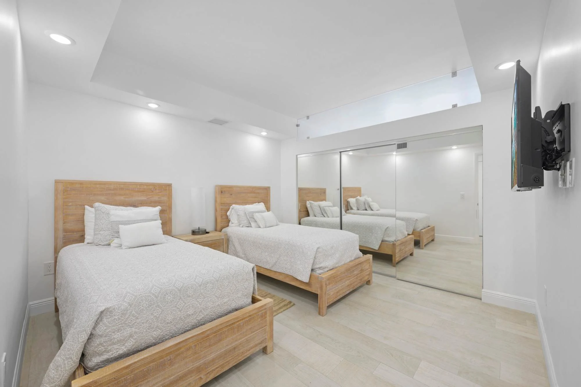 NOK Beachfront 3BR Retreat with Ocean Views — photo 15