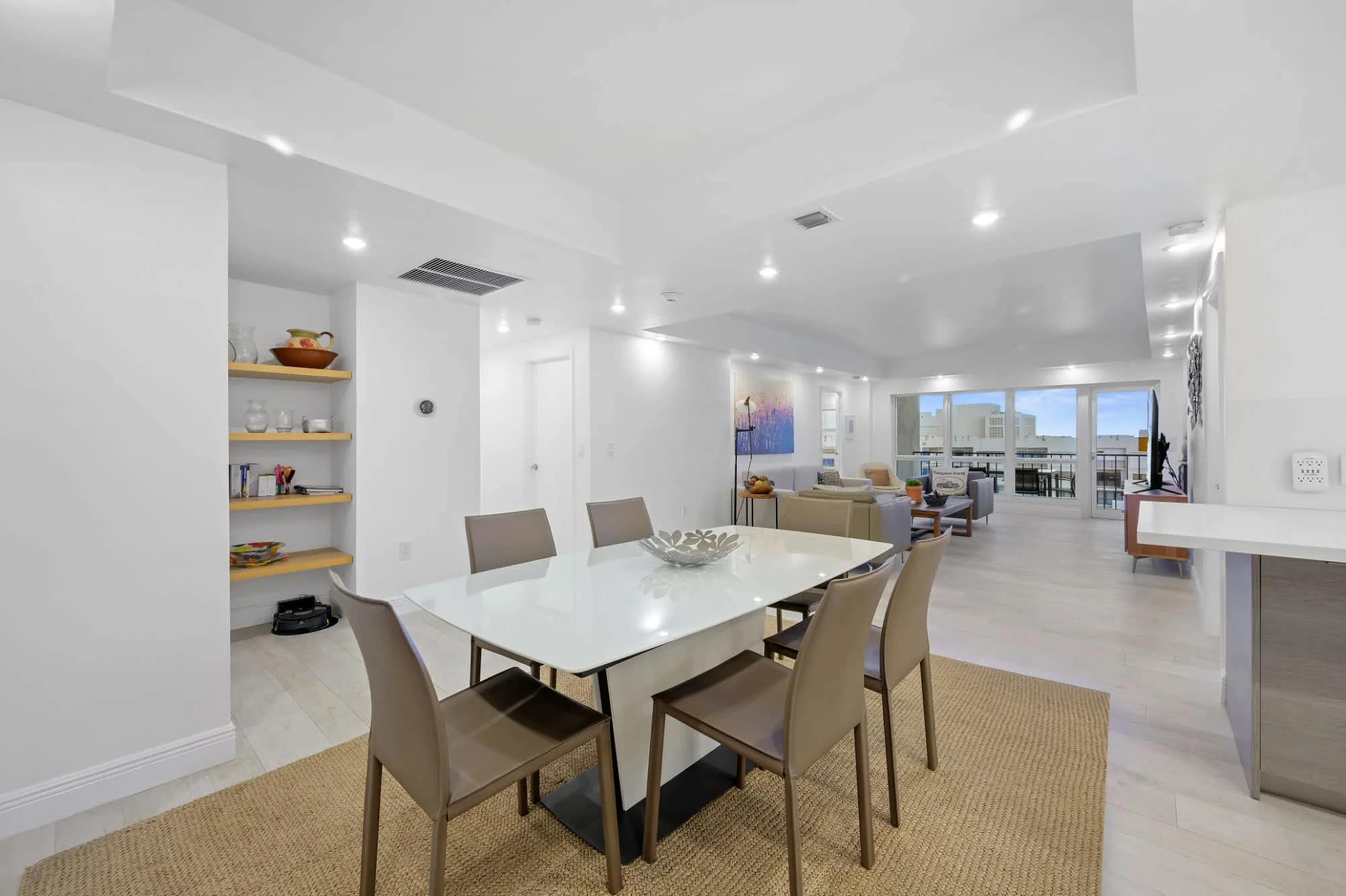 NOK Beachfront 3BR Retreat with Ocean Views — photo 6