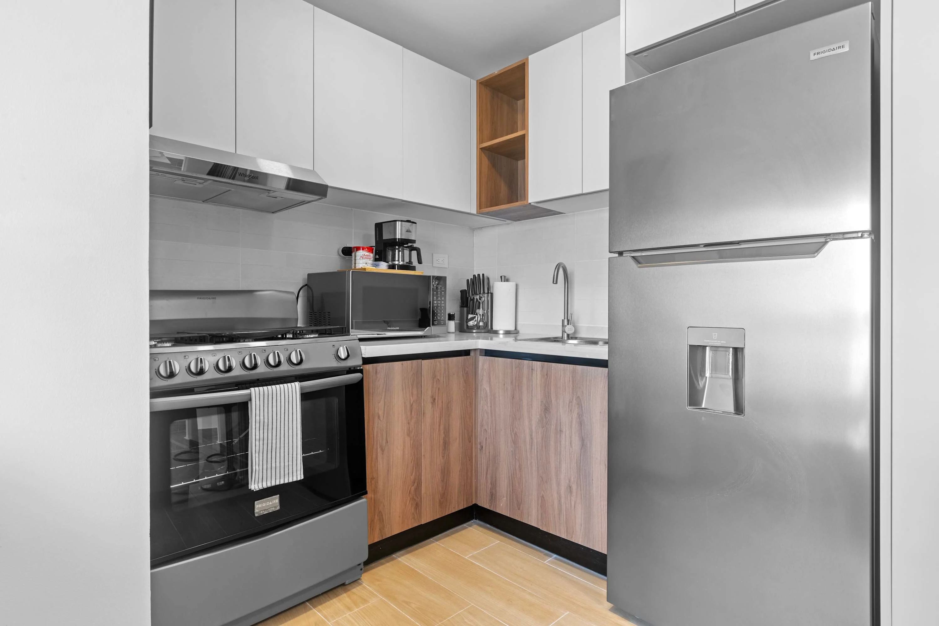 NOK Stylish 1BR Apartment with Rooftop Terrace & BBQ By Vistacana  — photo 13
