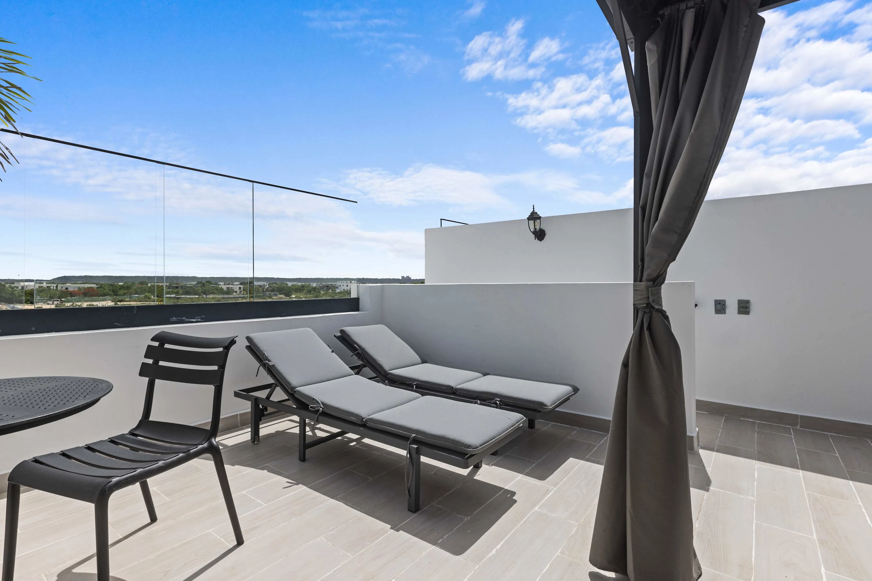 NOK Stylish 1BR Apartment with Rooftop Terrace & BBQ By Vistacana  — photo 15