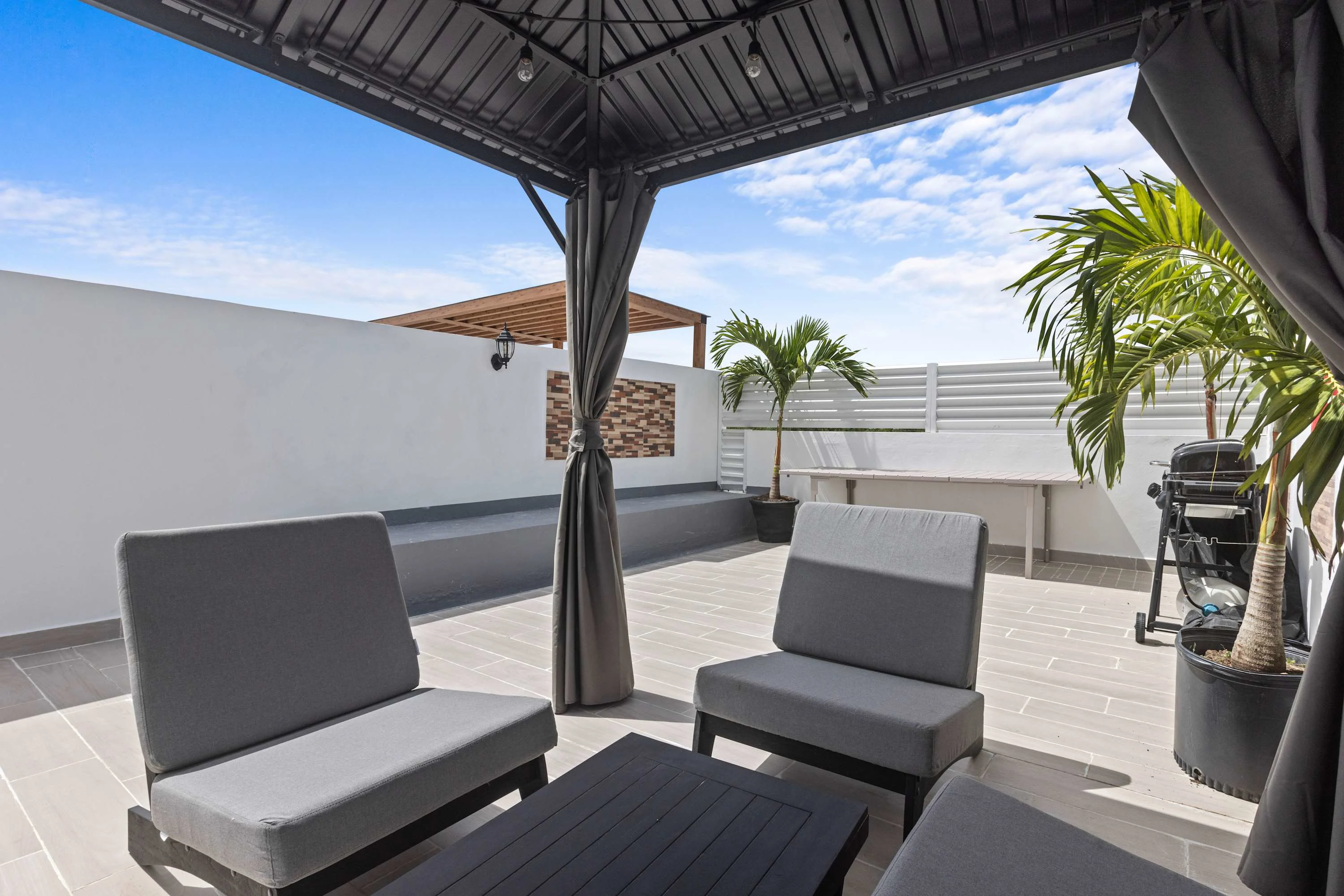 NOK Stylish 1BR Apartment with Rooftop Terrace & BBQ By Vistacana  — photo 18
