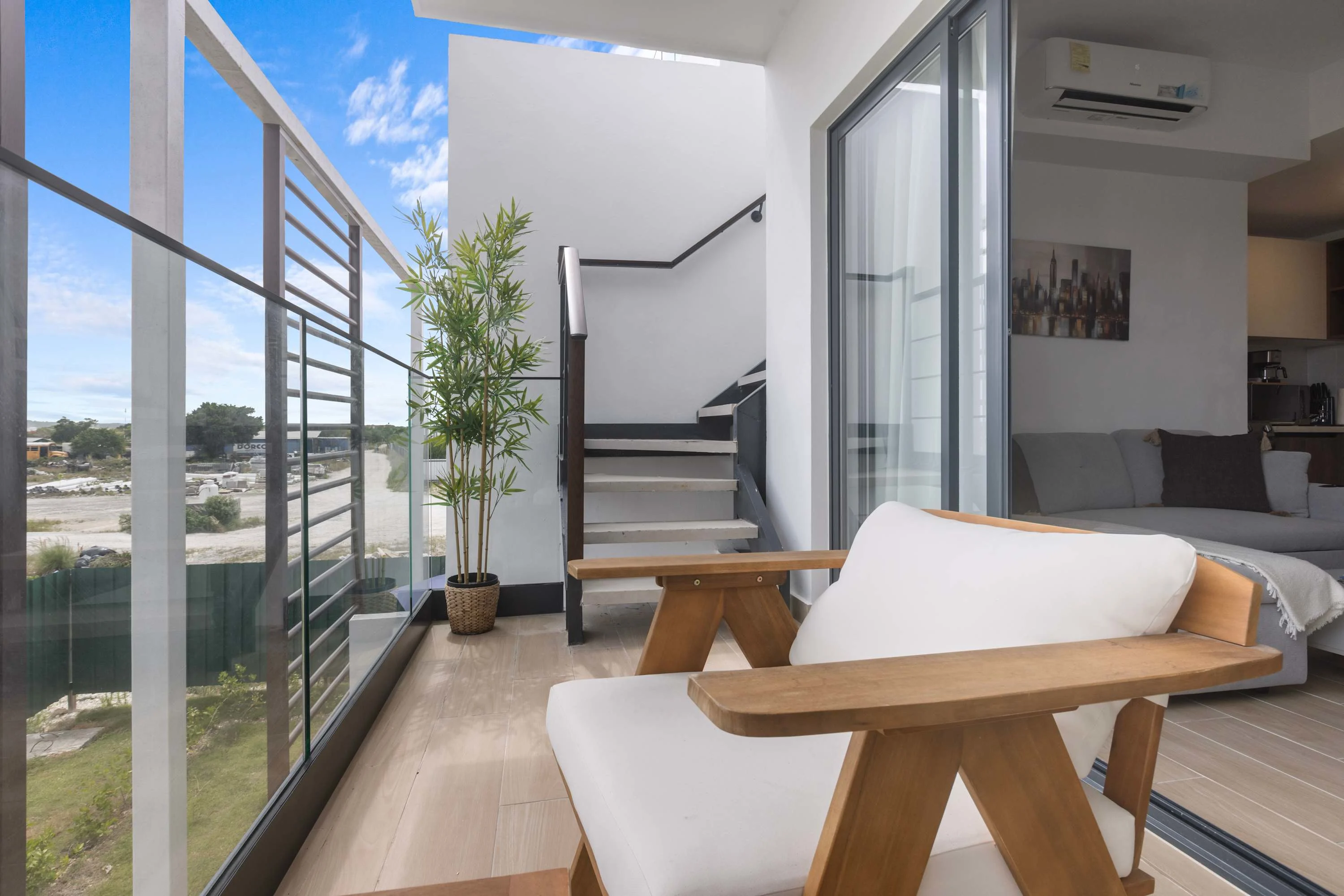 NOK Stylish 1BR Apartment with Rooftop Terrace & BBQ By Vistacana  — photo 4