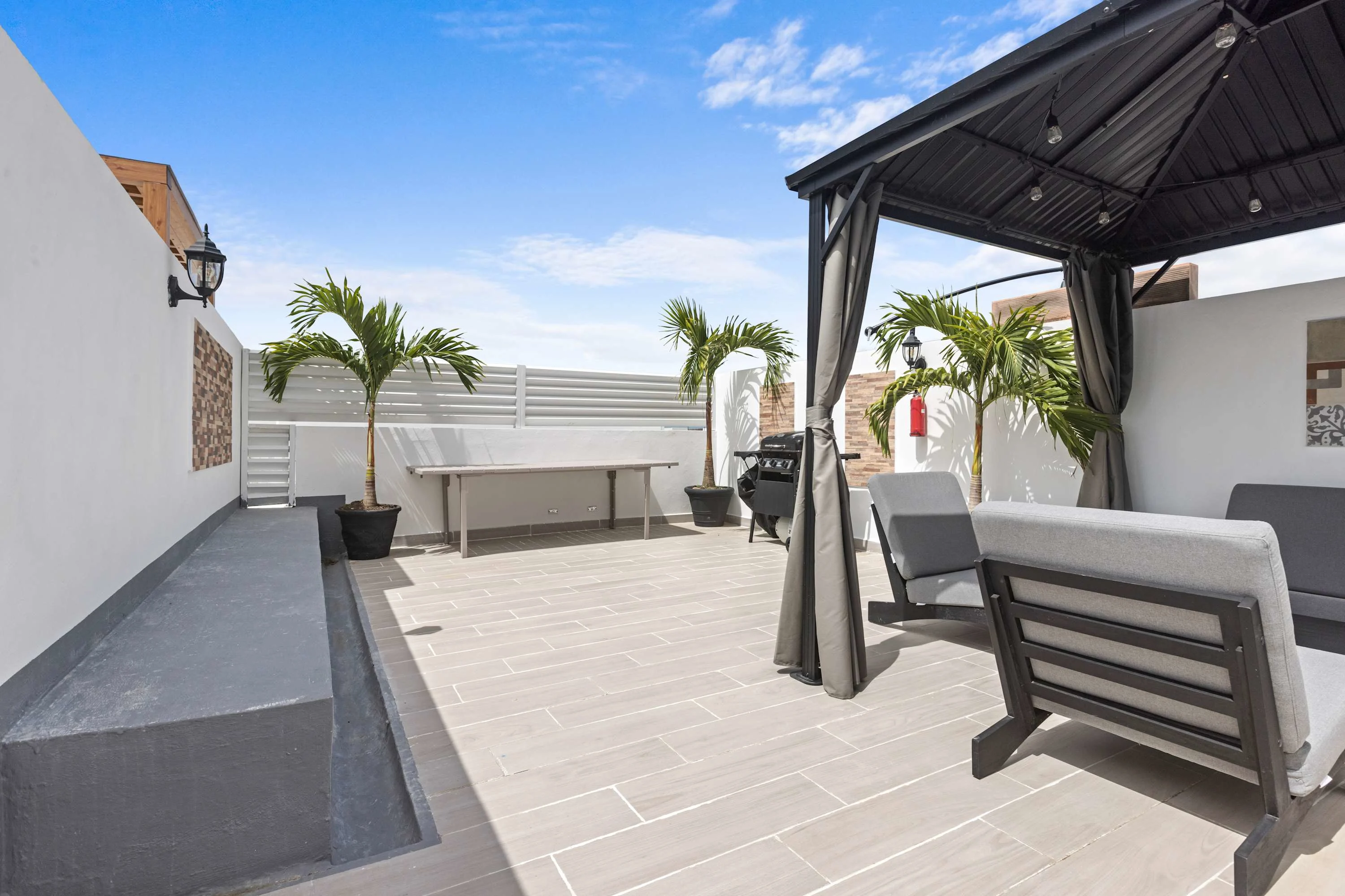 NOK Stylish 1BR Apartment with Rooftop Terrace & BBQ By Vistacana  — photo 12