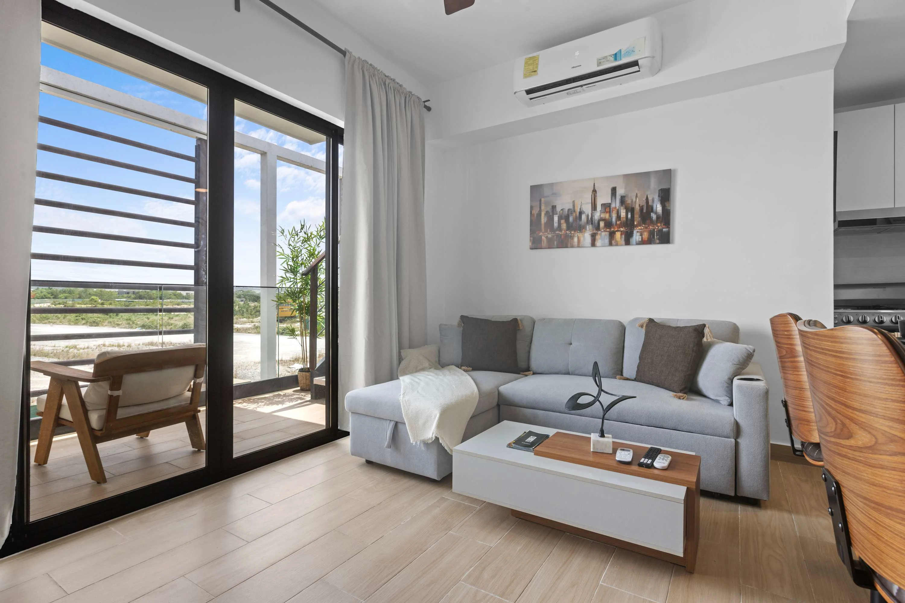 NOK Stylish 1BR Apartment with Rooftop Terrace & BBQ By Vistacana  — photo 2