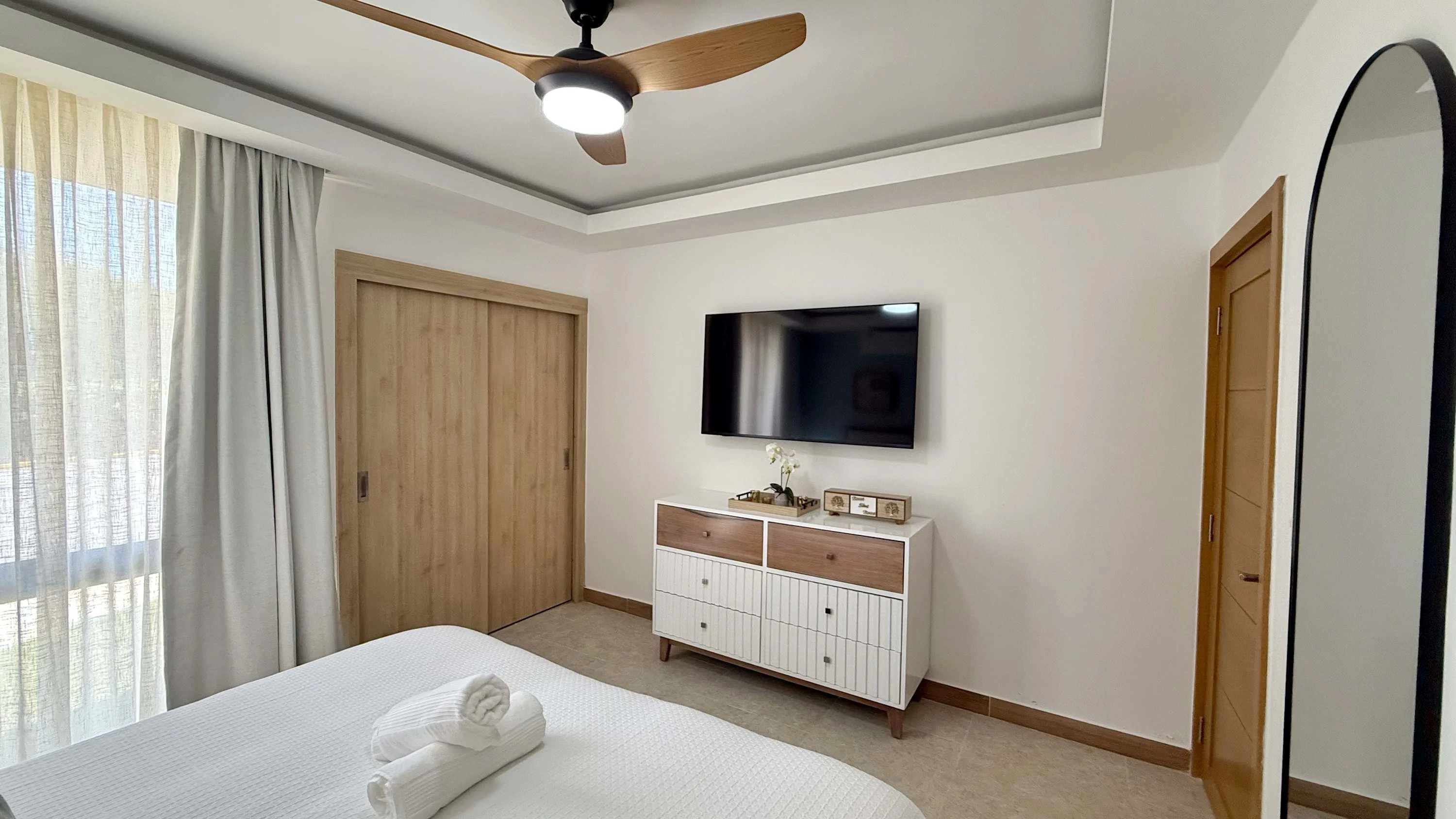 NOK Stylish 2BR Retreat at Residences Vistacana — photo 23