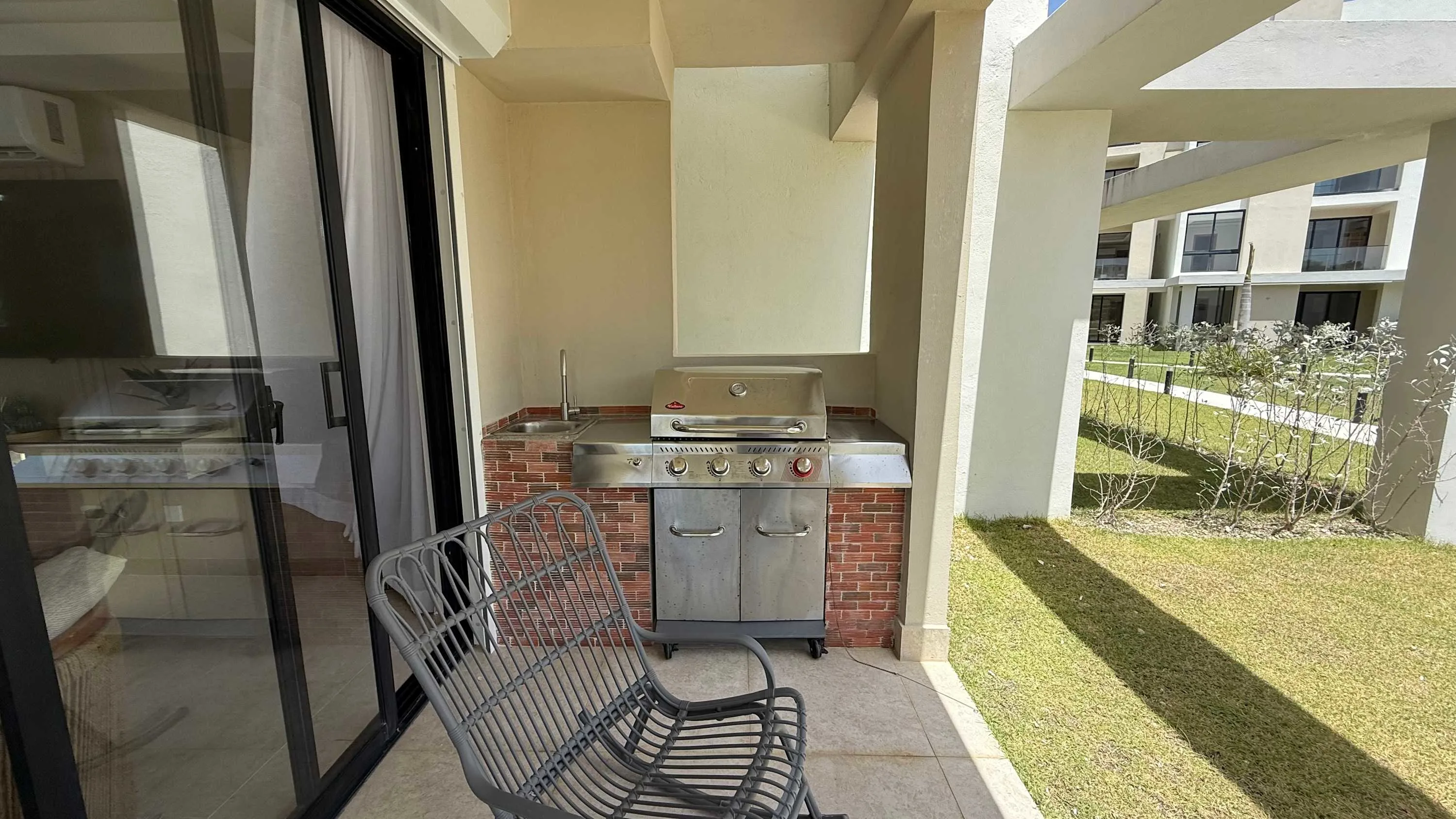 NOK Stylish 2BR Retreat at Residences Vistacana — photo 6