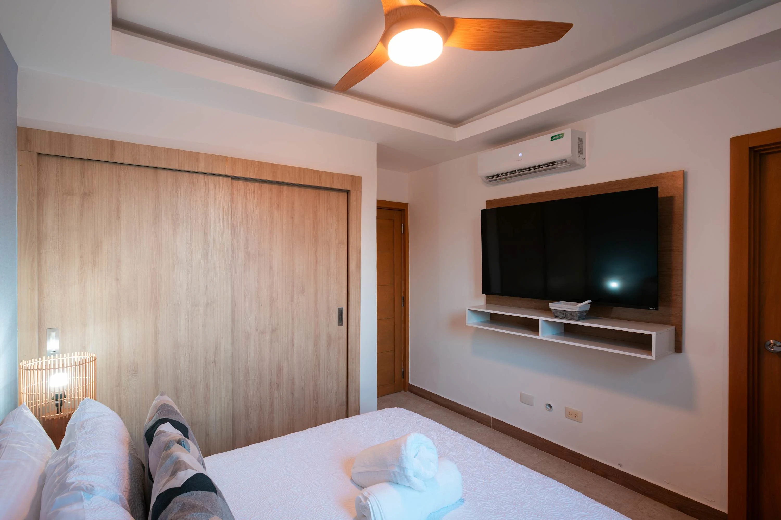 NOK Stylish 2BR Retreat at Residences Vistacana — photo 19