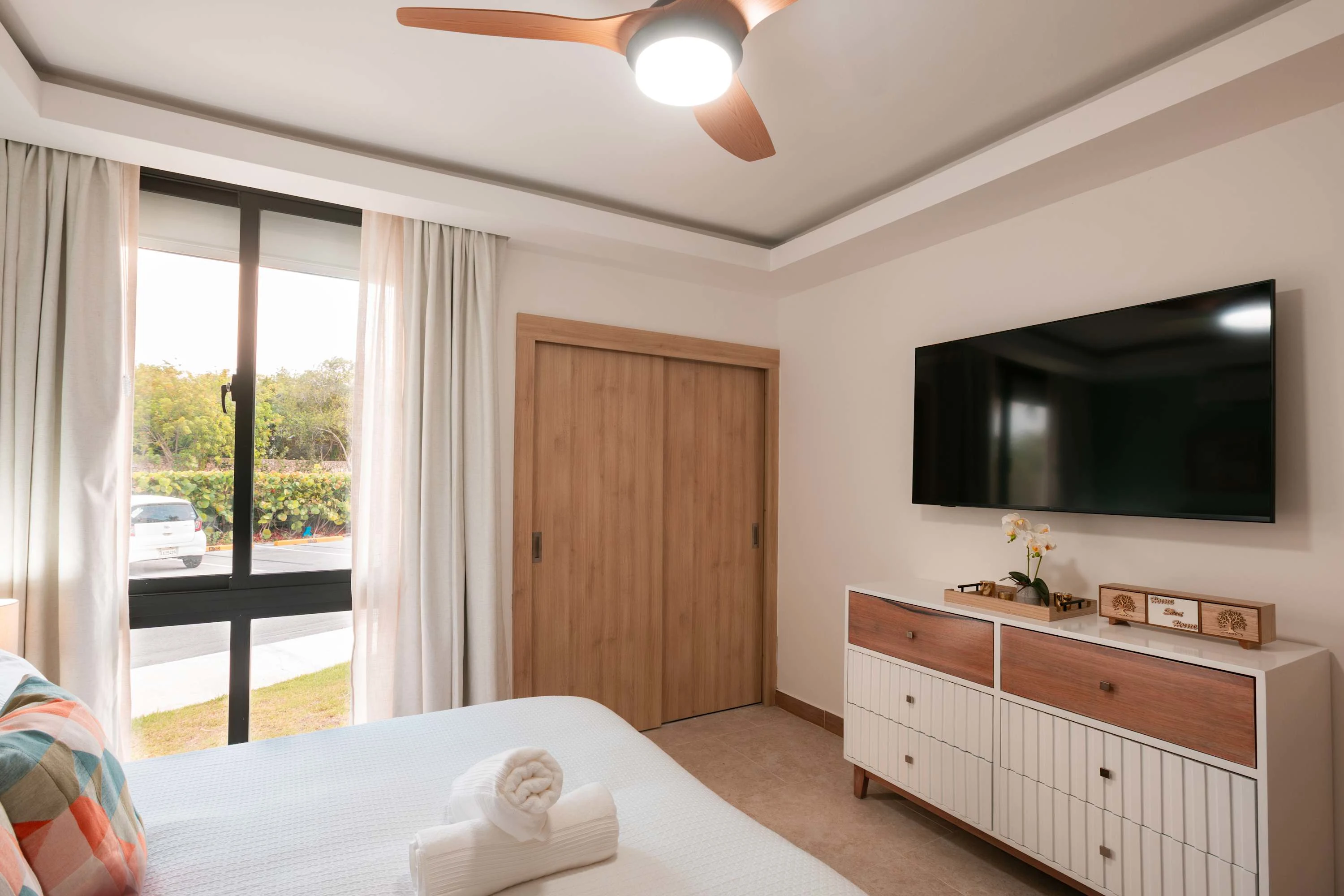 NOK Stylish 2BR Retreat at Residences Vistacana — photo 11