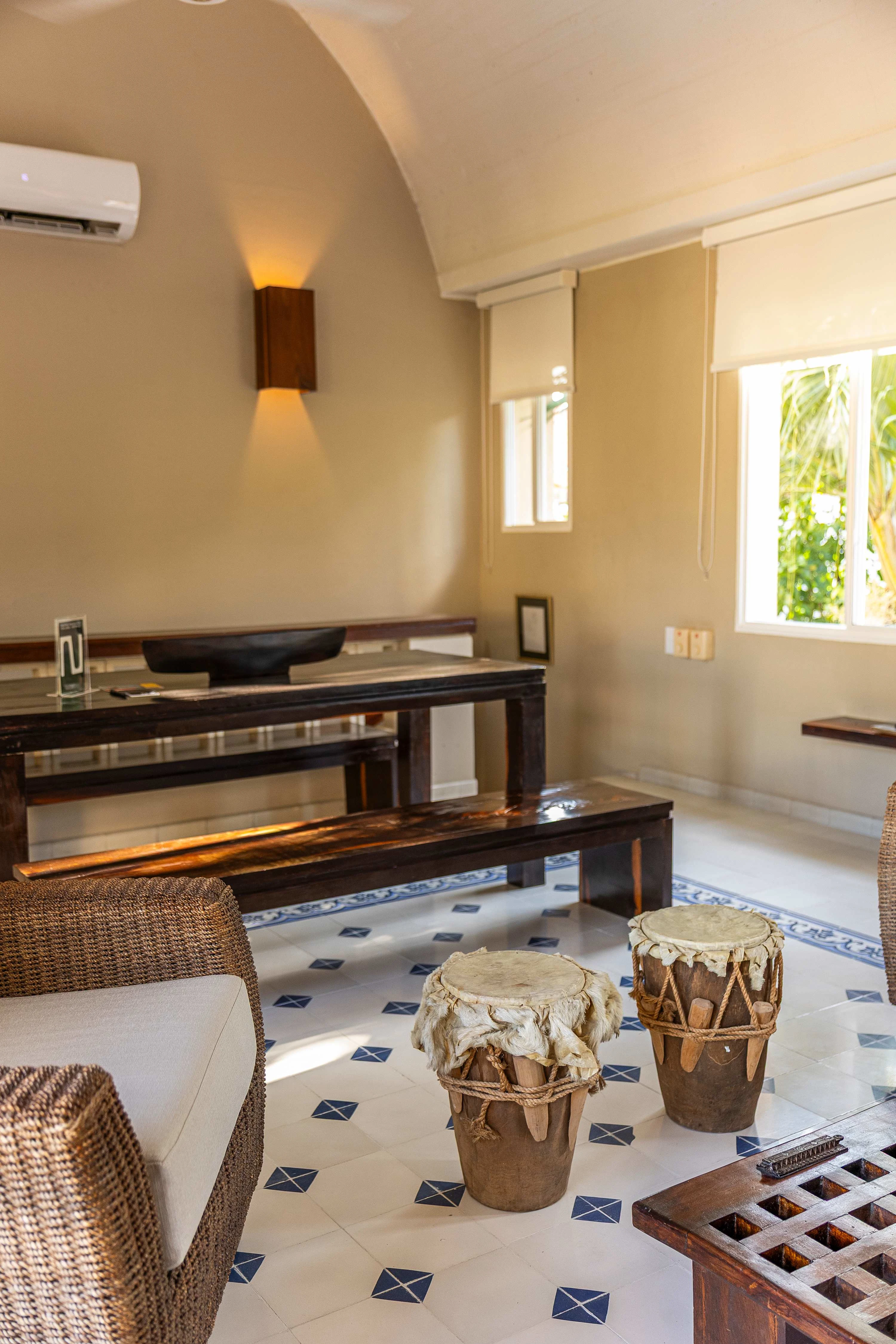 NOK Art-Filled 2BR · Shared Pool · Getsemani — foto 37