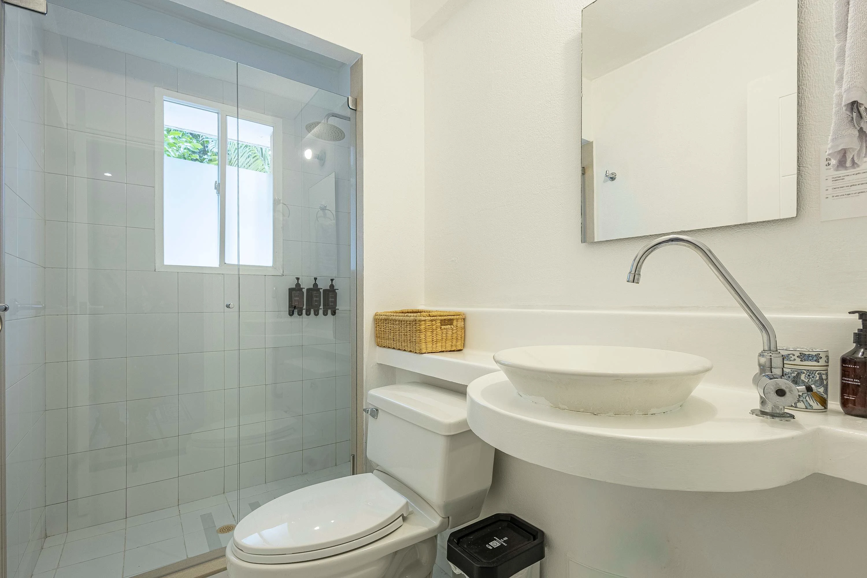 NOK Art-Filled 2BR · Shared Pool · Getsemani — foto 51
