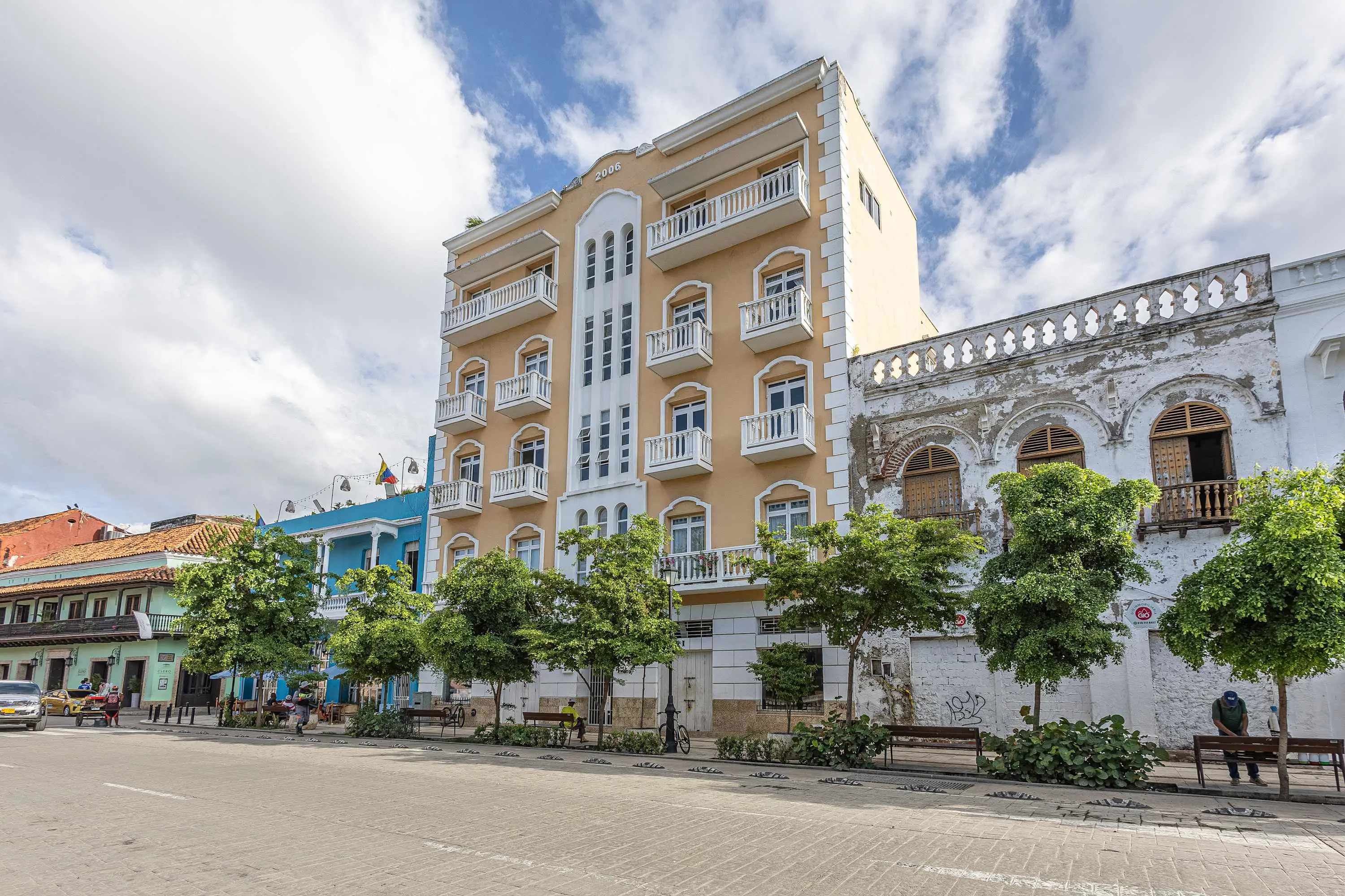 NOK Art-Filled 2BR · Shared Pool · Getsemani — foto 42