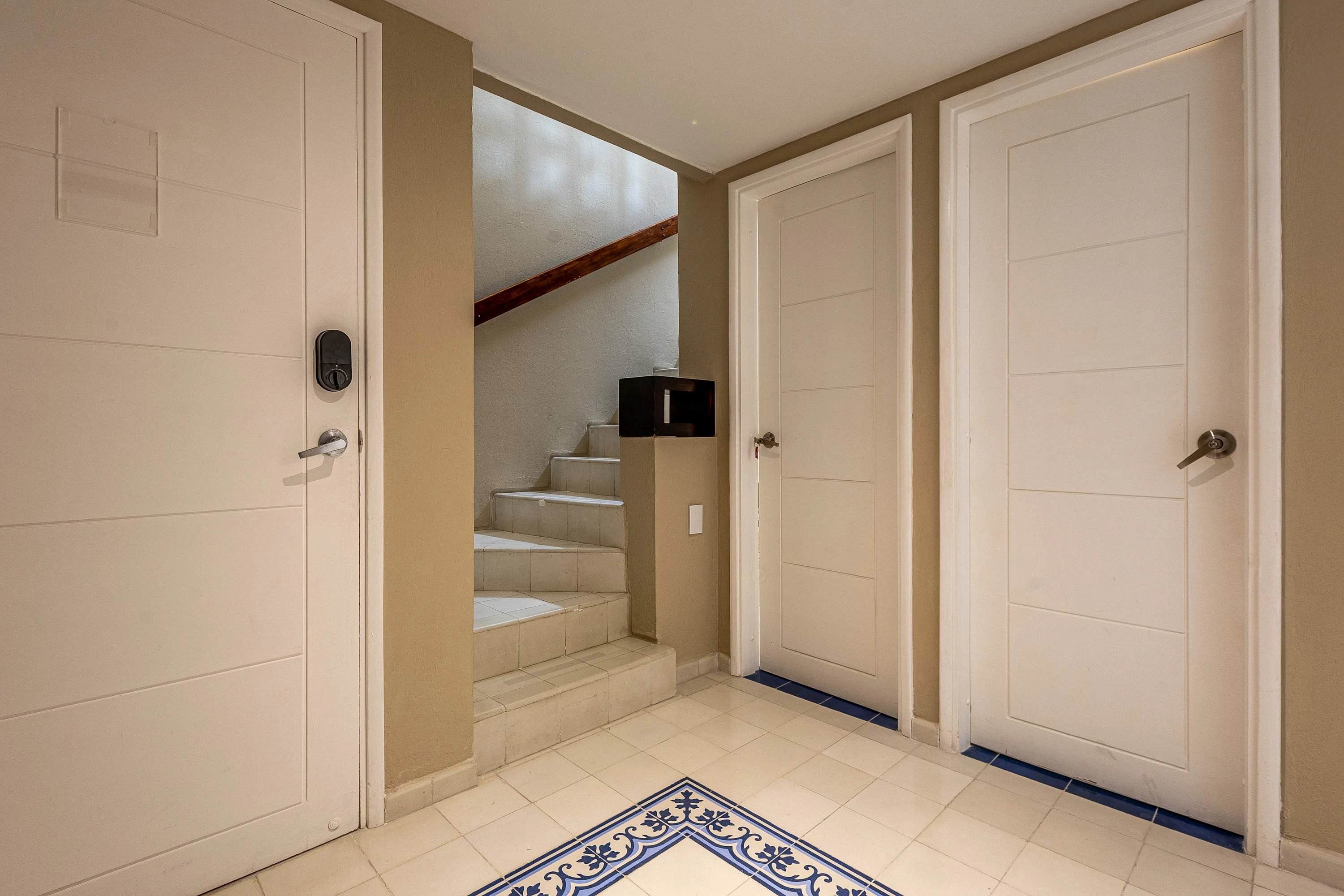 NOK Art-Filled 2BR · Shared Pool · Getsemani — foto 32