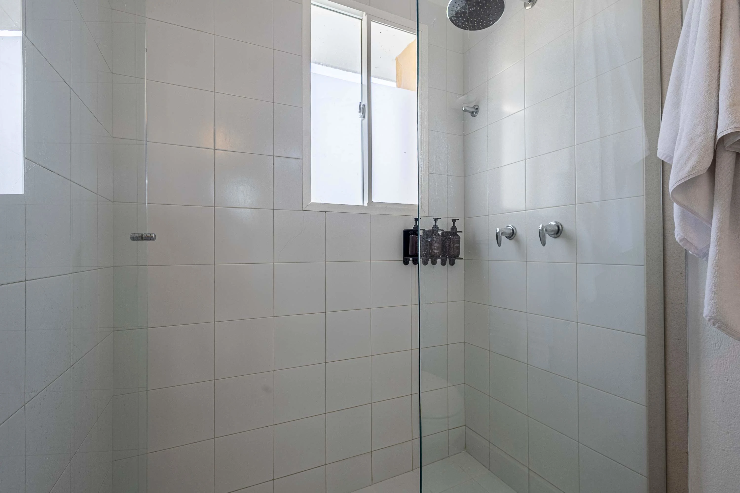 NOK Art-Filled 2BR · Shared Pool · Getsemani — foto 48