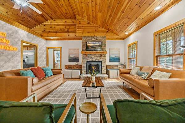 125 BO Main House photo 2