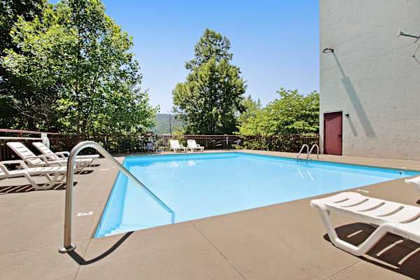 Laurel Inn Condominiums – Gatlinburg Getaway photo 2