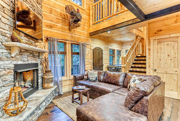 The Grand Fir Creekside Chalet Near Downtown photo 4