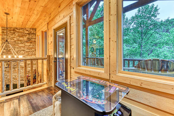 The Grand Fir Creekside Chalet Near Downtown photo 5