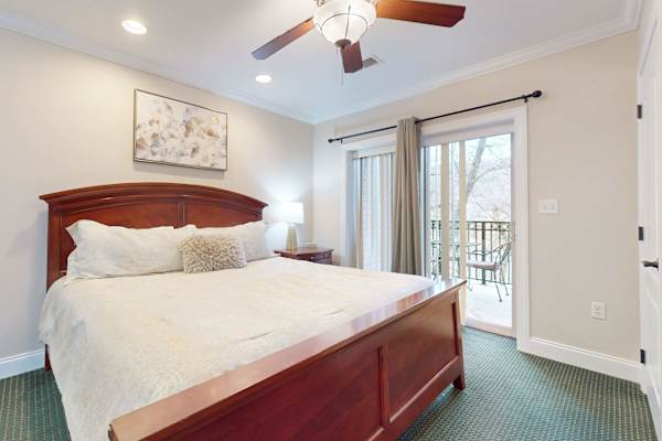 Summit Manor Condos 4032 photo 3
